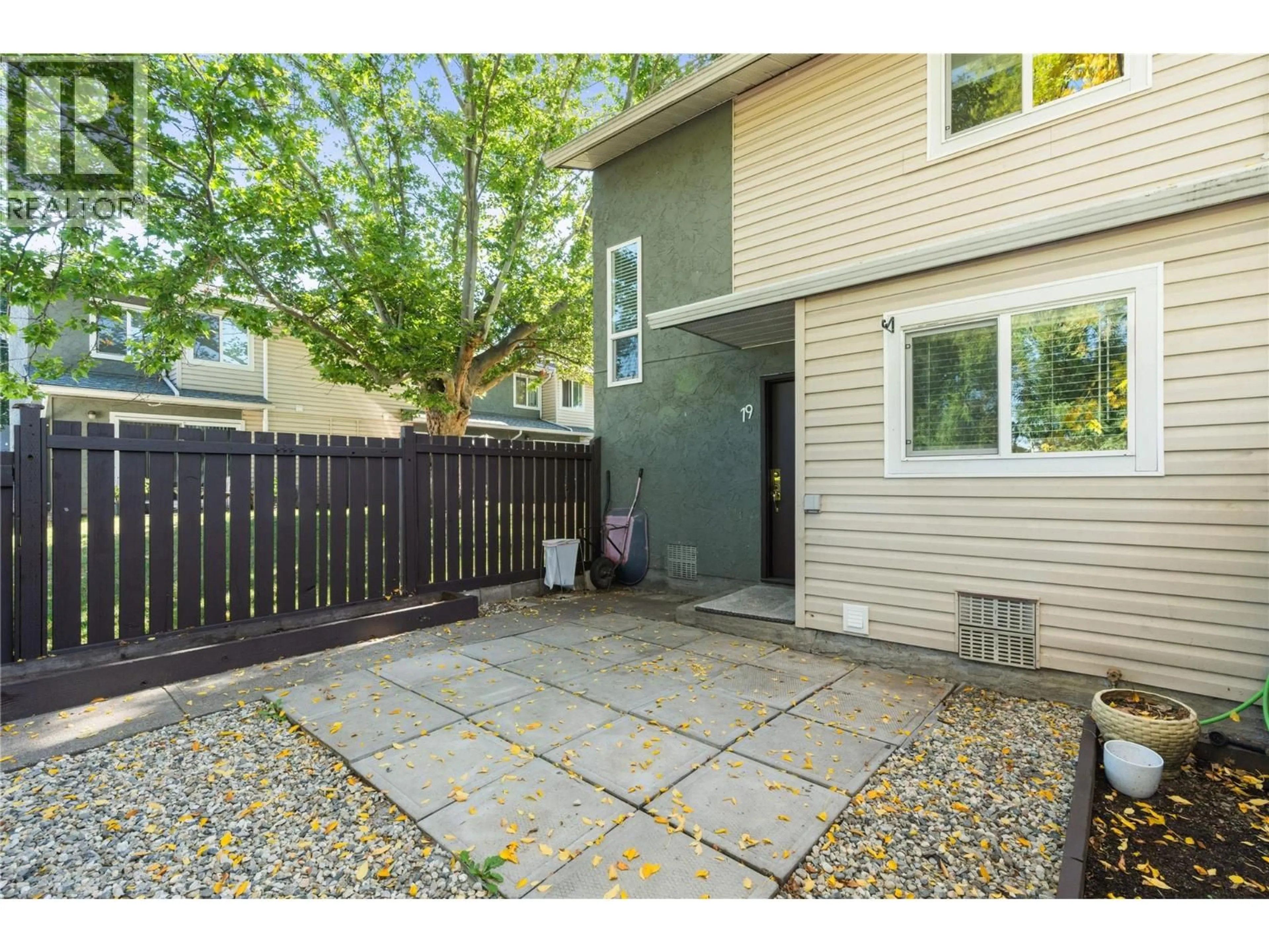 Patio, street for 19 - 1809 40 AVENUE, Vernon British Columbia V1T7X4