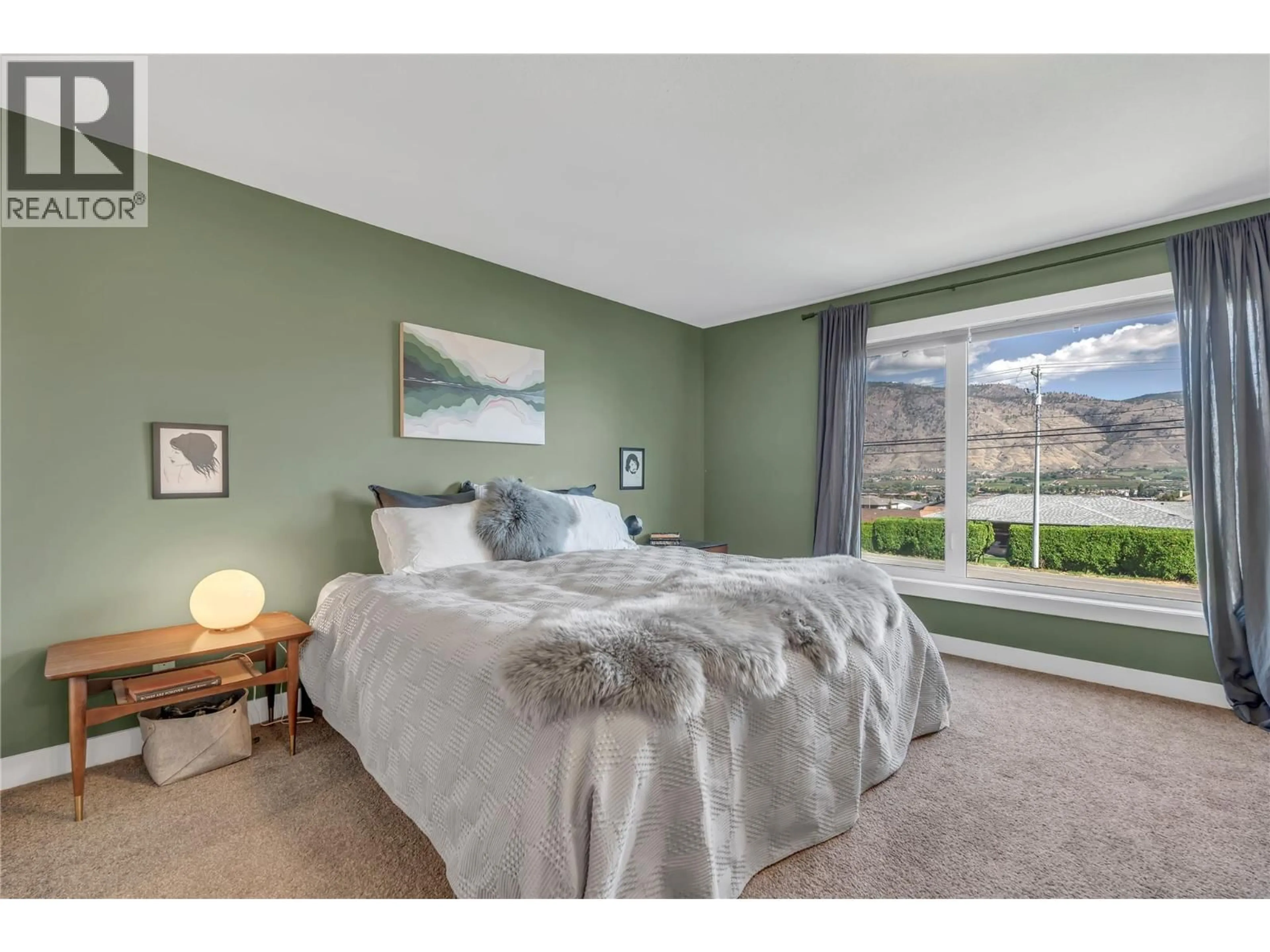 Bedroom with bed, unknown for 11 RAVEN COURT, Osoyoos British Columbia V0H1V1