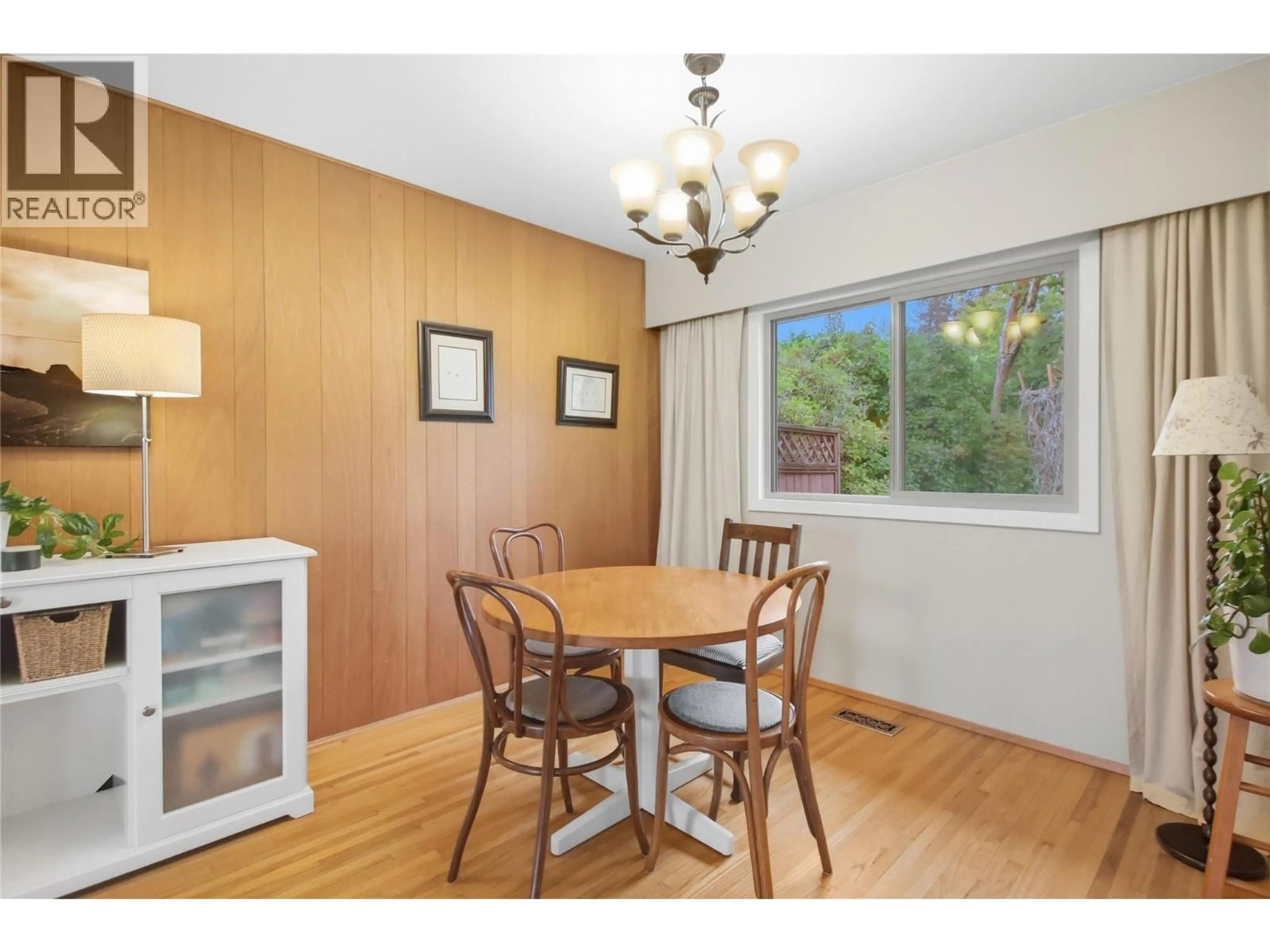 Dining room, wood/laminate floor for 2175 MUNRO CRESCENT, Merritt British Columbia V1K1H7