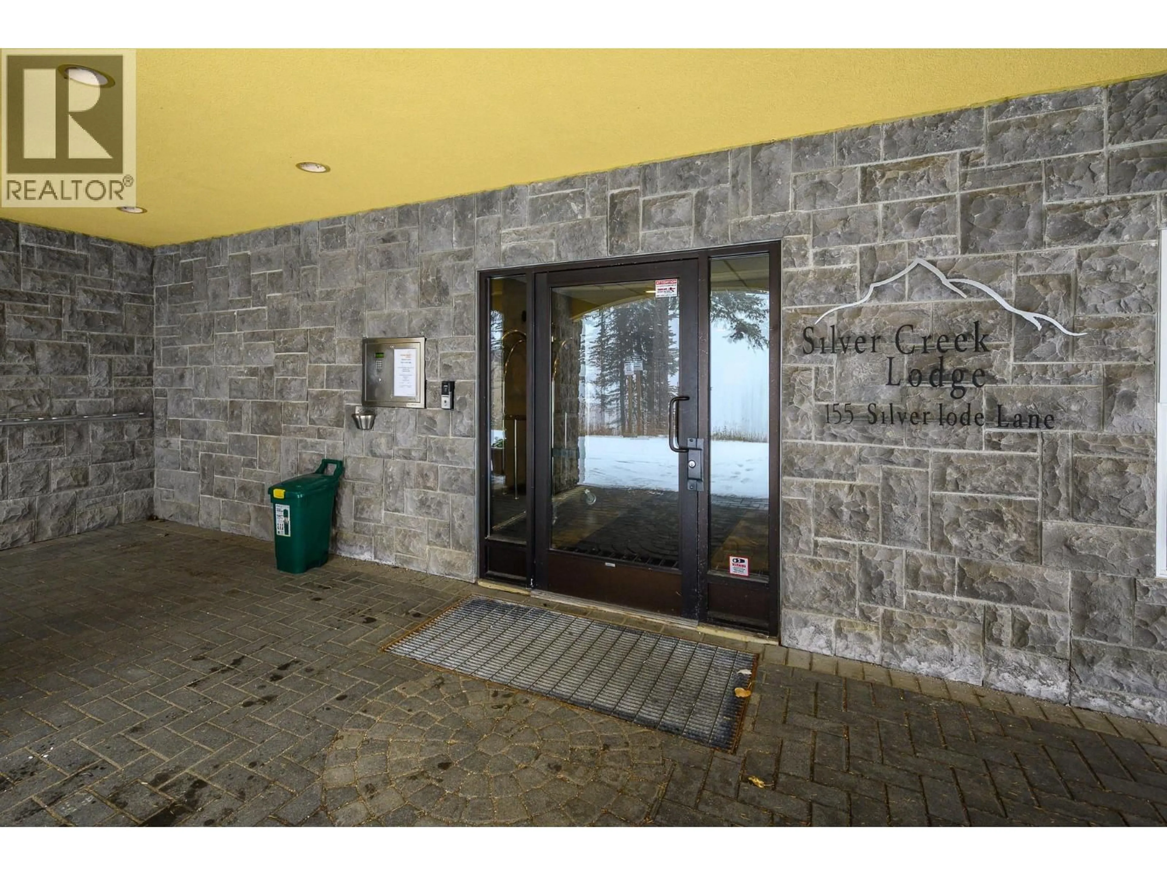 Indoor foyer for 368 - 155 SILVER LODE LANE, Vernon British Columbia V1B0S6