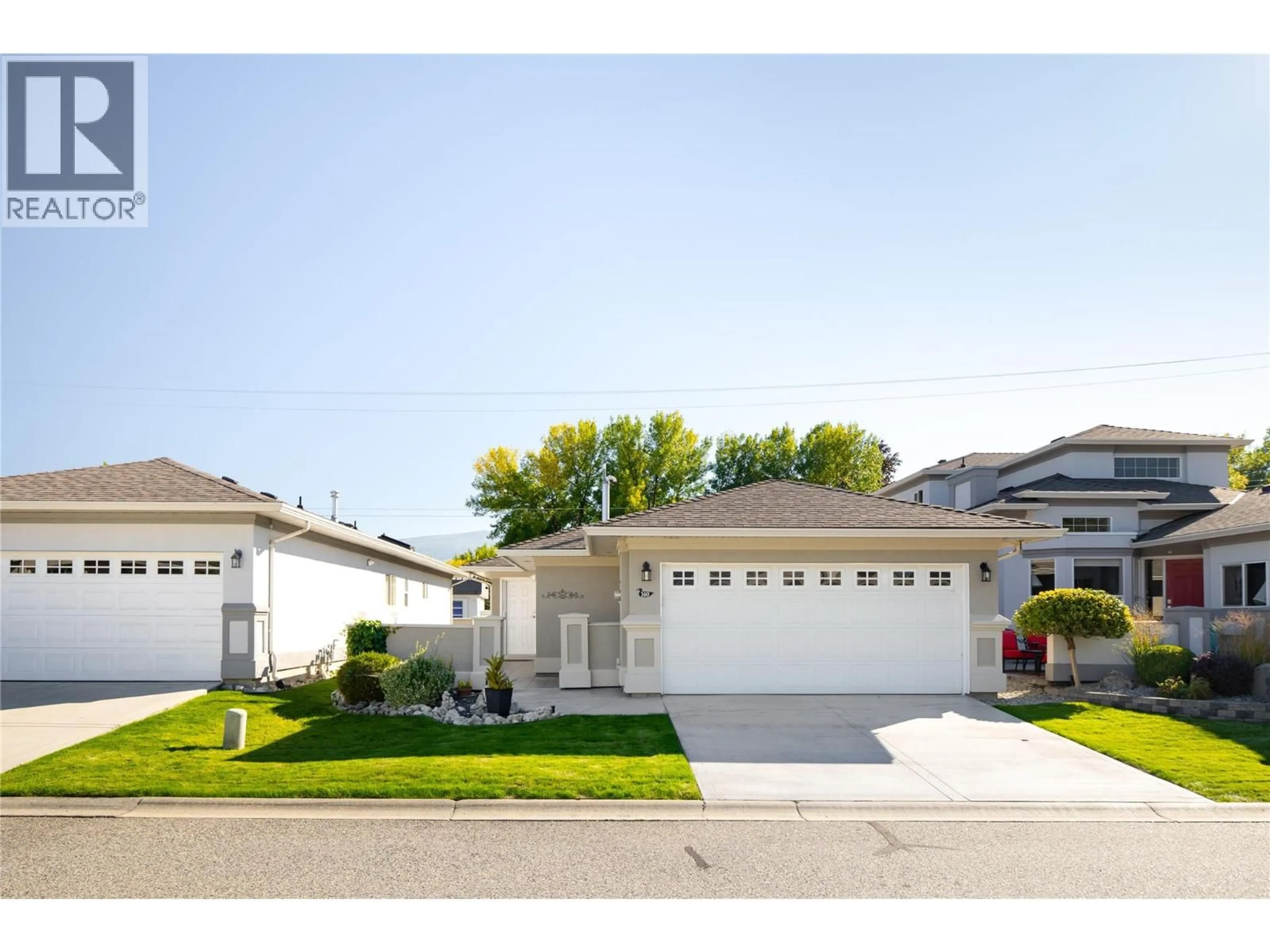 Home with vinyl exterior material, street for 140 - 3788 BIRD PLACE, Kelowna British Columbia V1W4T3