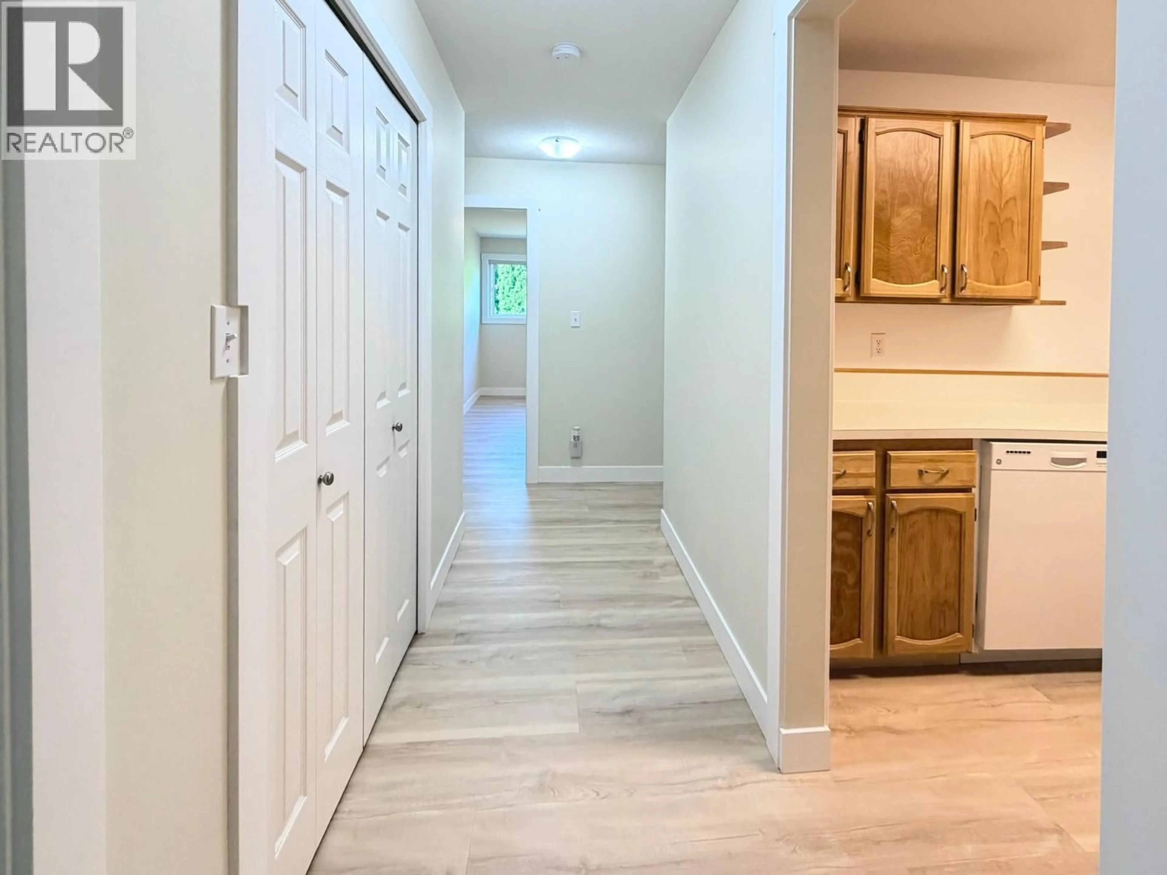 Indoor entryway for 109 - 298 YORKTON AVENUE, Penticton British Columbia V2A3V5