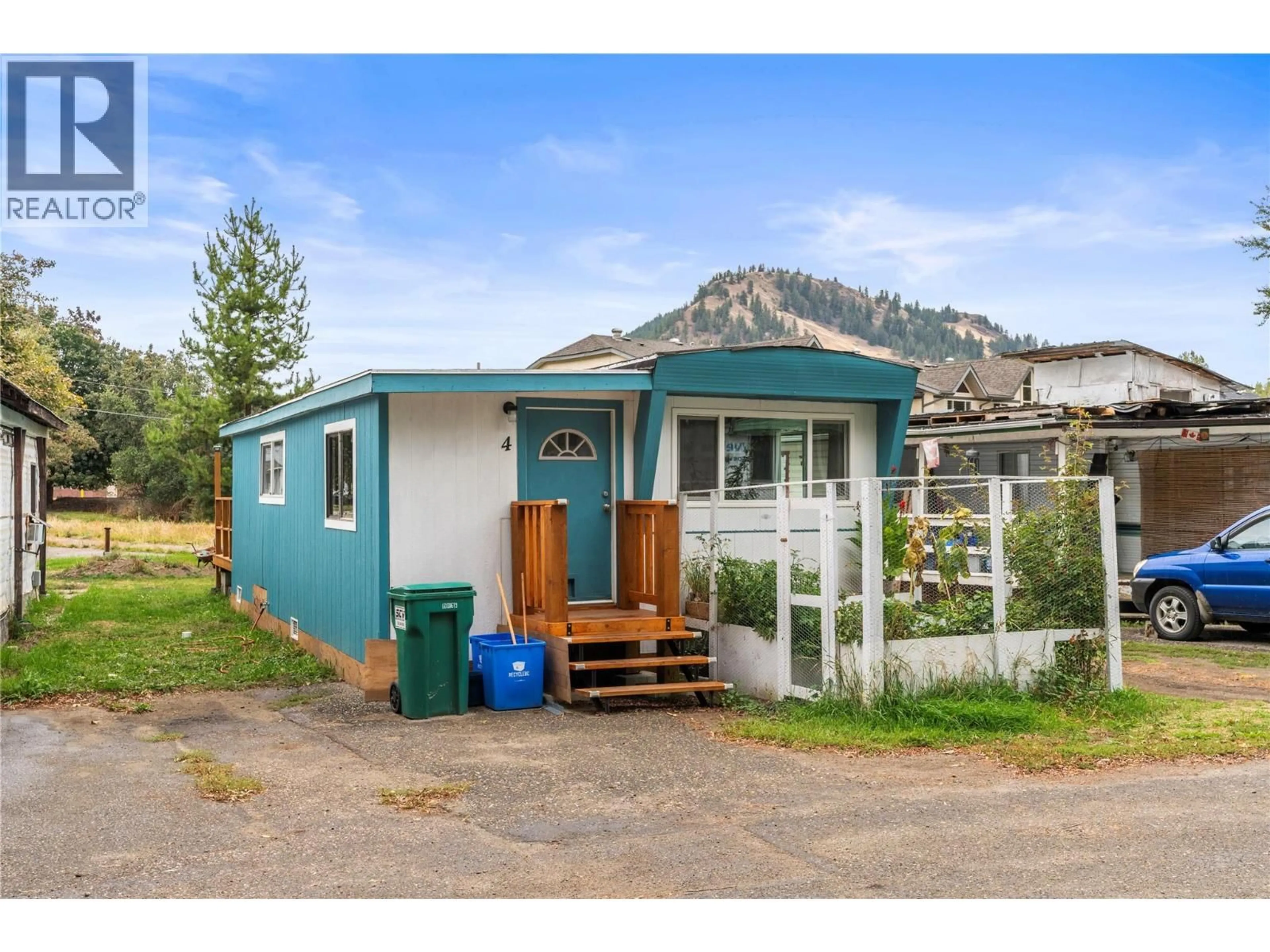 Home with vinyl exterior material, mountain view for 4 - 1879 FAULKNER AVENUE, Lumby British Columbia V0E2G0