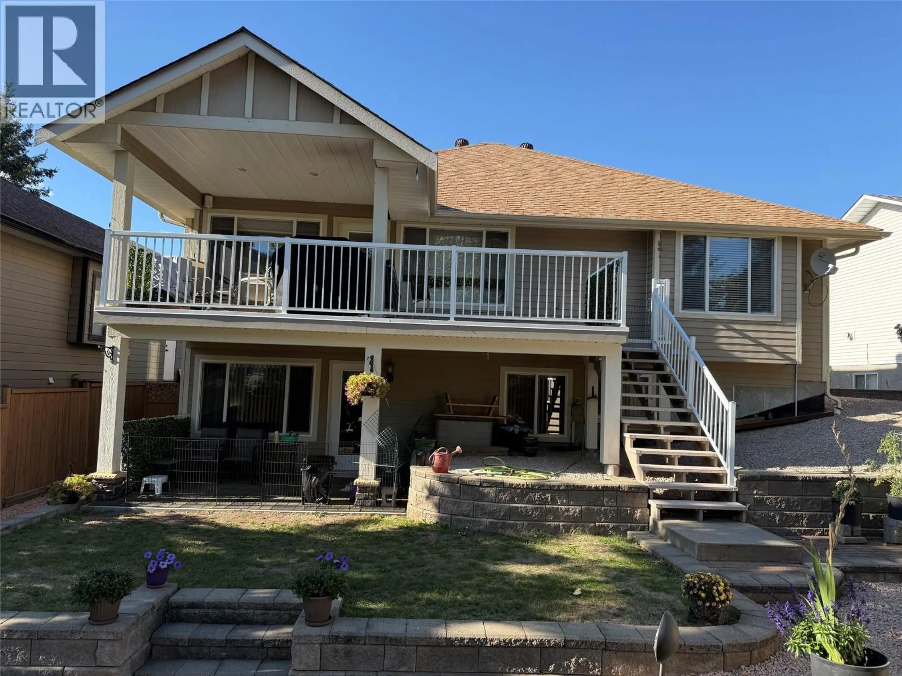 Home with vinyl exterior material, unknown for 340 ROBSON PLACE, Clearwater British Columbia V0E1N1