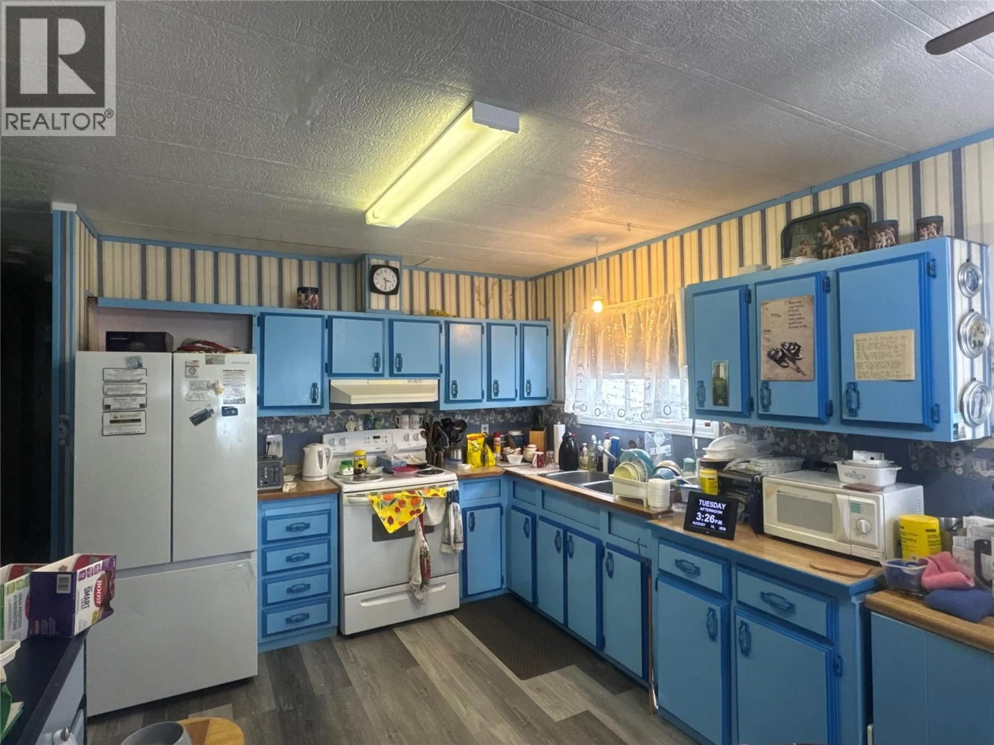Standard kitchen, unknown for 230 ROCKPORT PLACE, Tumbler Ridge British Columbia V0C2W0
