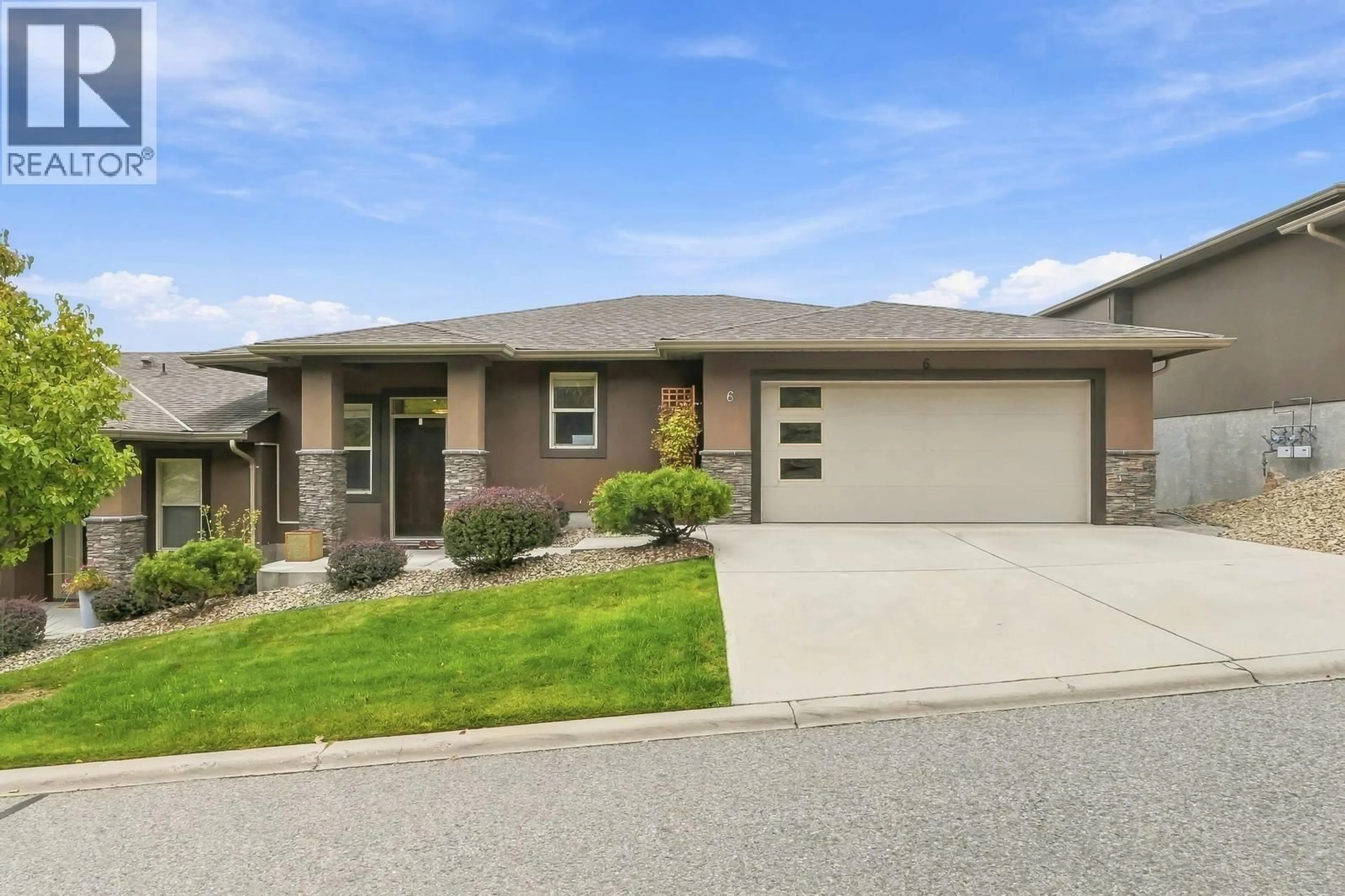 Home with vinyl exterior material, street for 6 - 2421 GLACIER COURT, Kelowna British Columbia V1V3A6