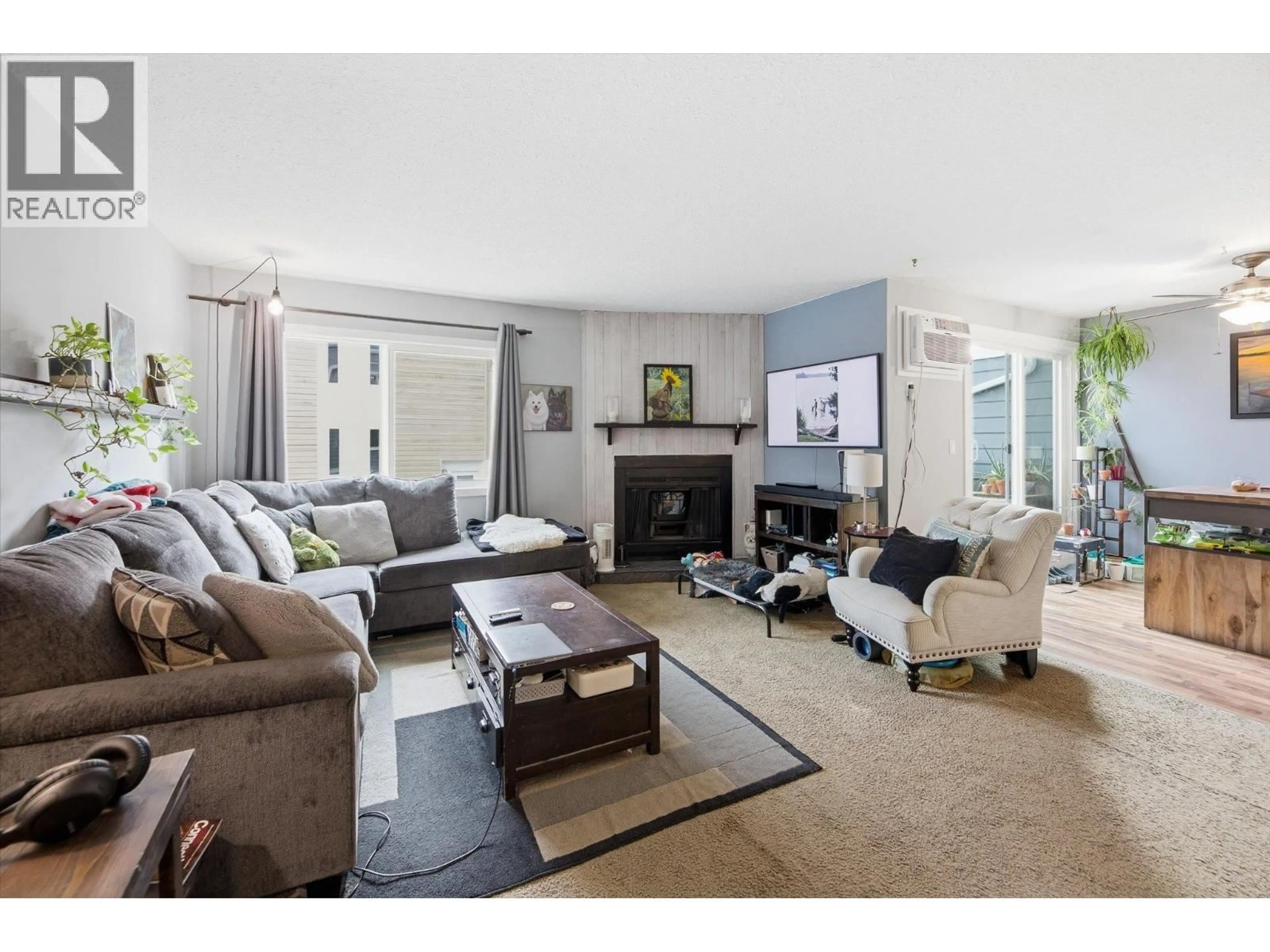 Living room with furniture, unknown for 9 - 1481 INKAR ROAD, Kelowna British Columbia V1Y8J1