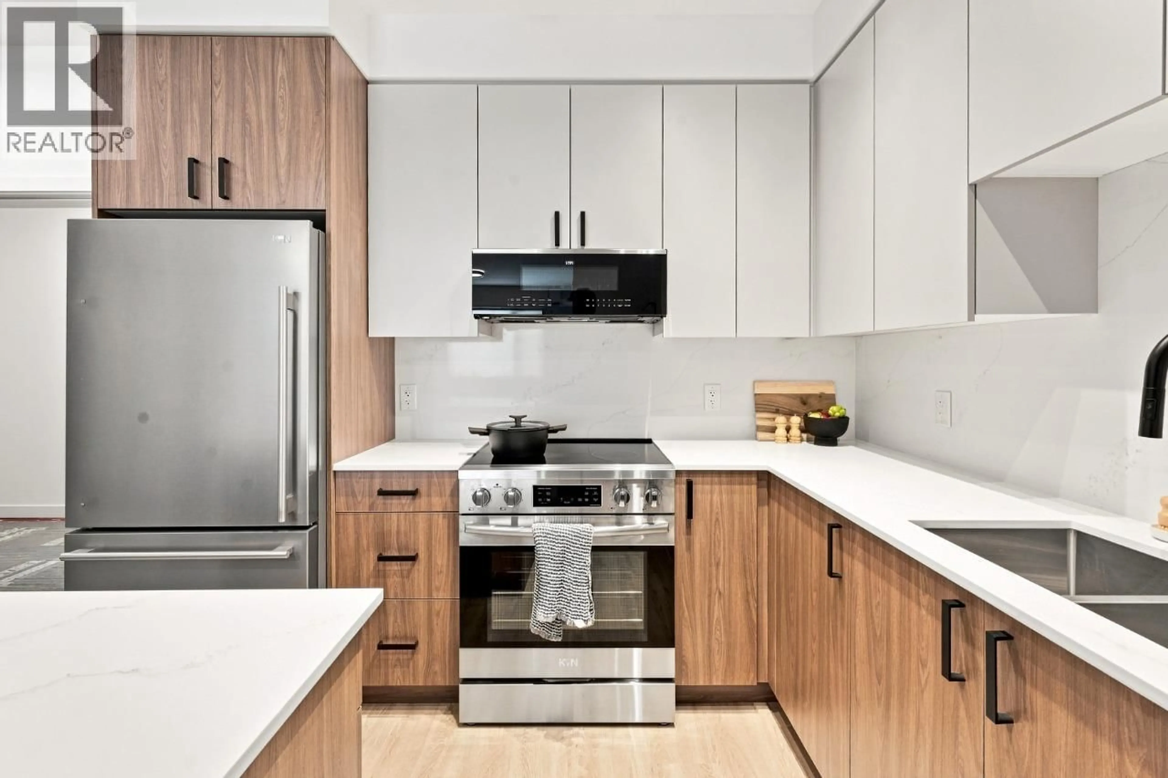 Standard kitchen, unknown for 109 - 1655 ABERDEEN DRIVE, Kamloops British Columbia V1S0C6