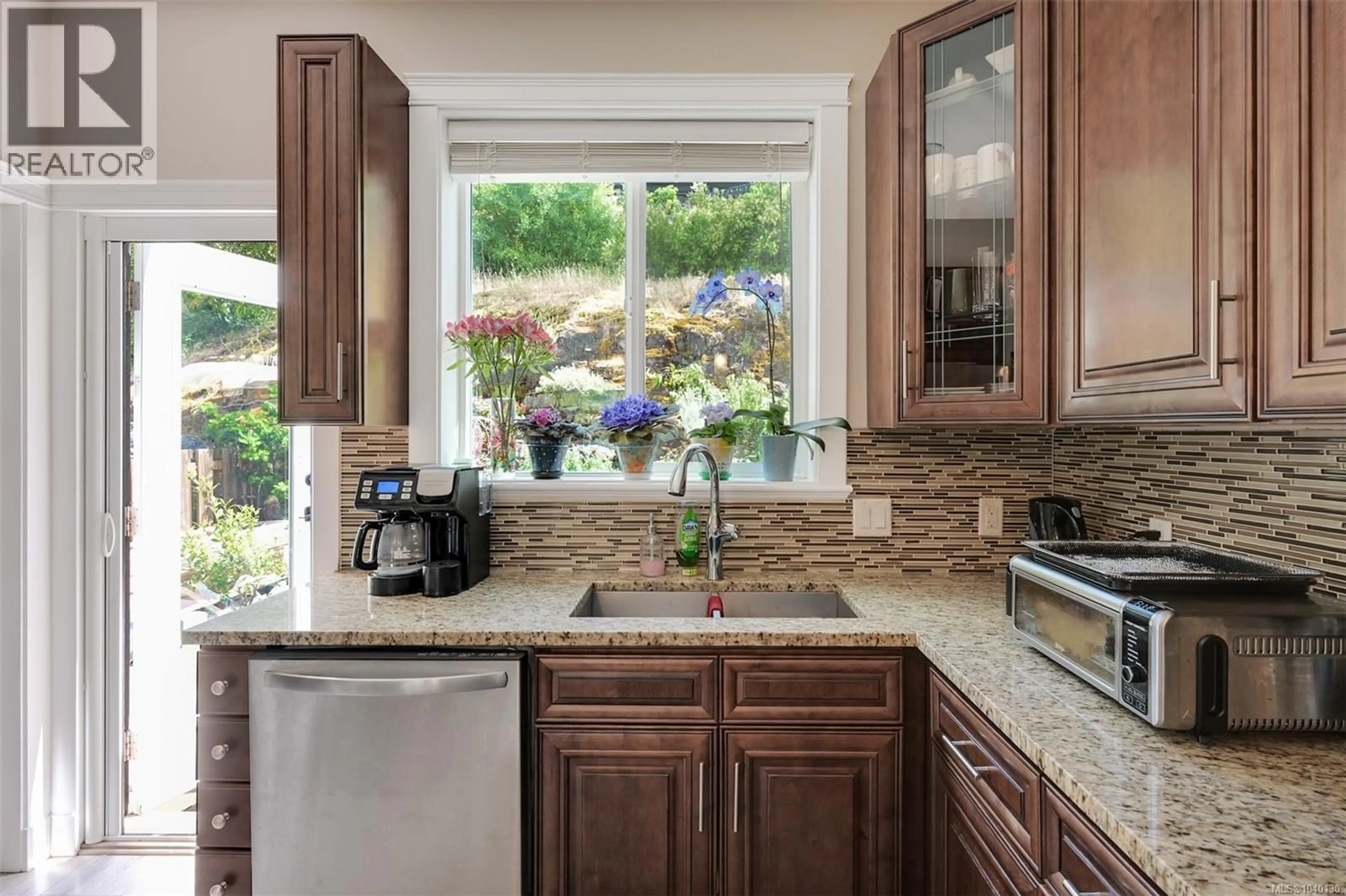 Contemporary kitchen, ceramic/tile floor for 3367 VISION WAY, Langford British Columbia V9C0E4