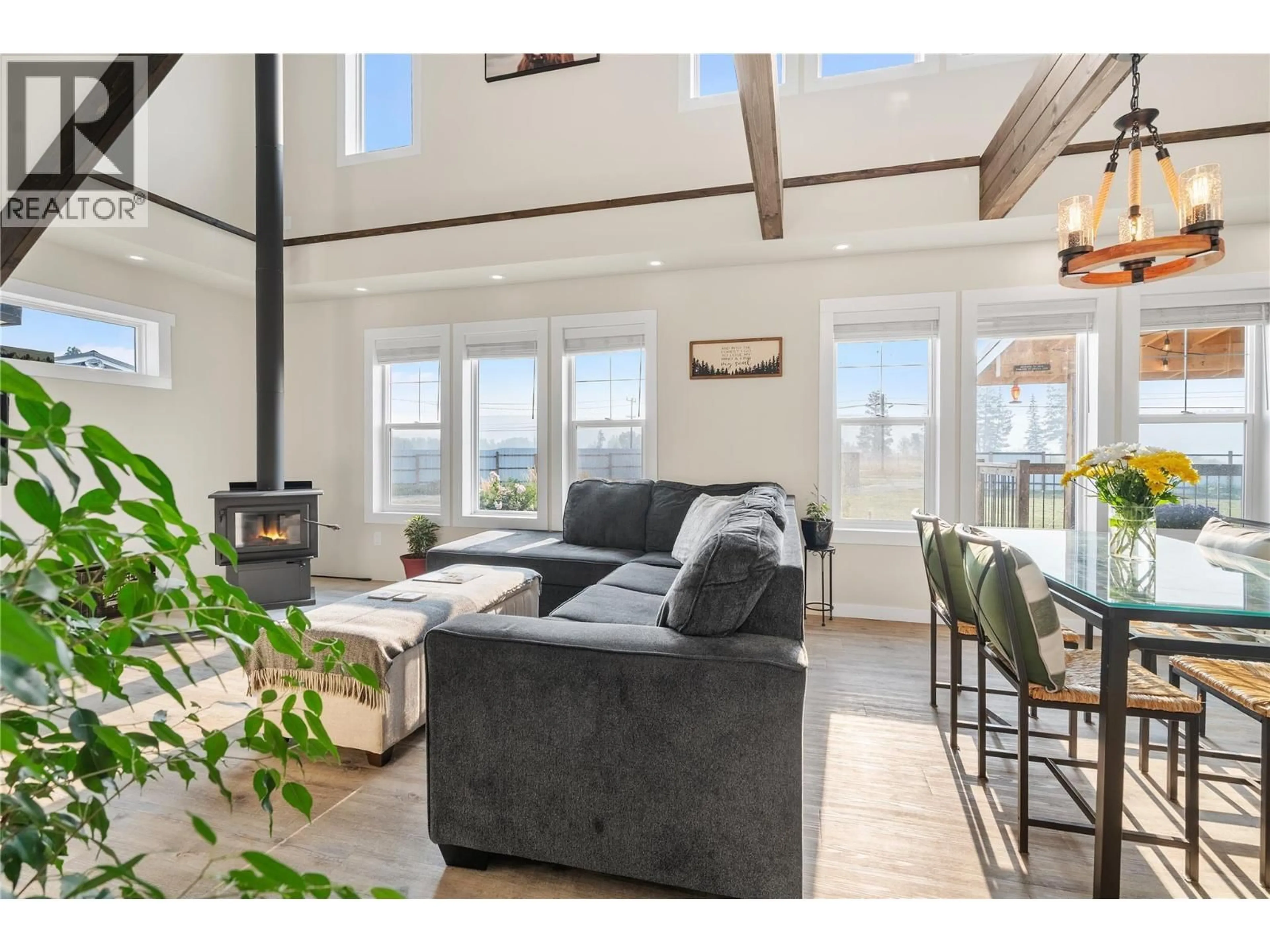 Living room with furniture, unknown for 5469 RIVERVIEW FRONTAGE ROAD, Ta Ta Creek British Columbia V0B2H0