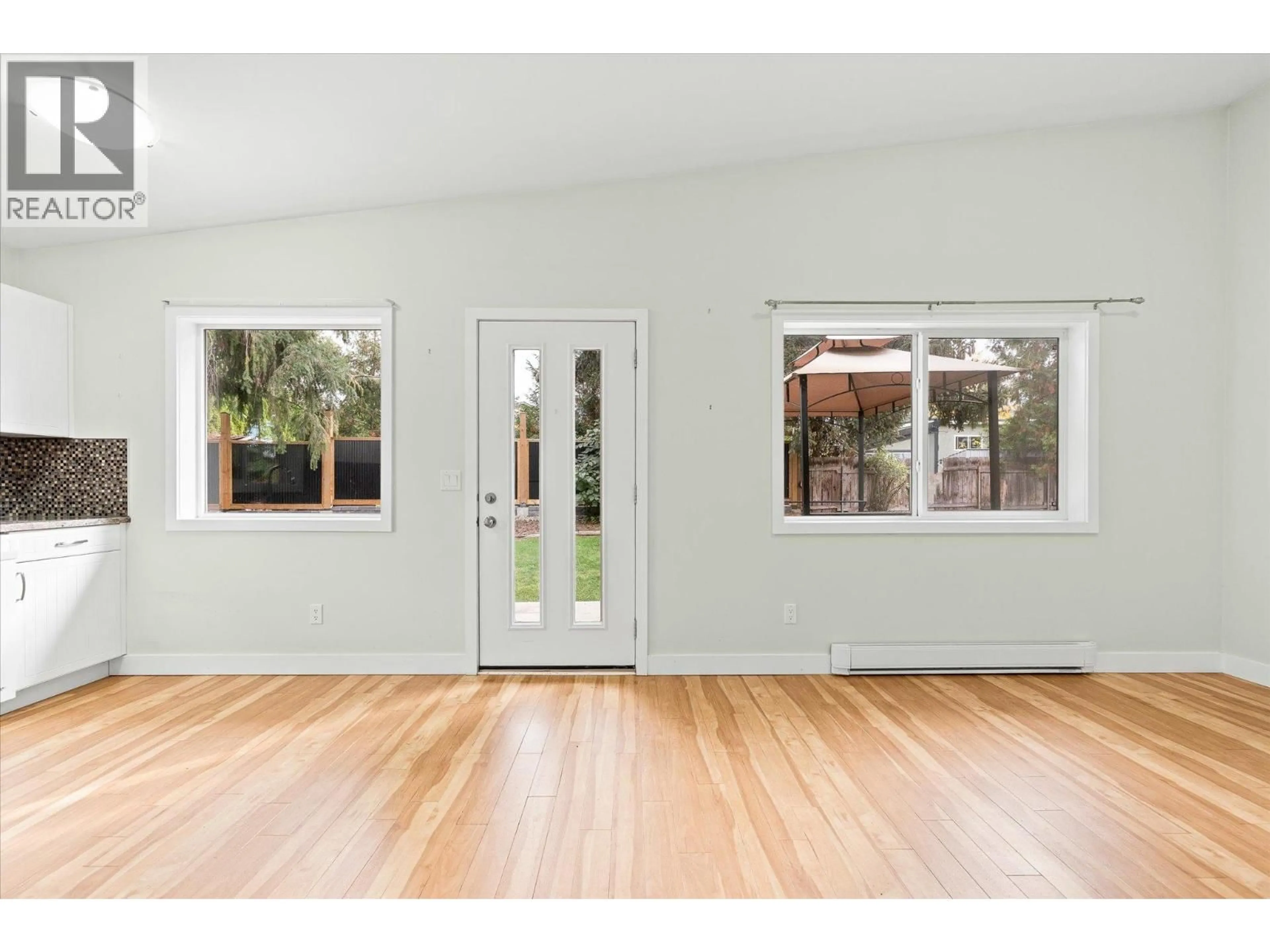 Indoor entryway for 4583 BONJOU ROAD, Kelowna British Columbia V1W1M7