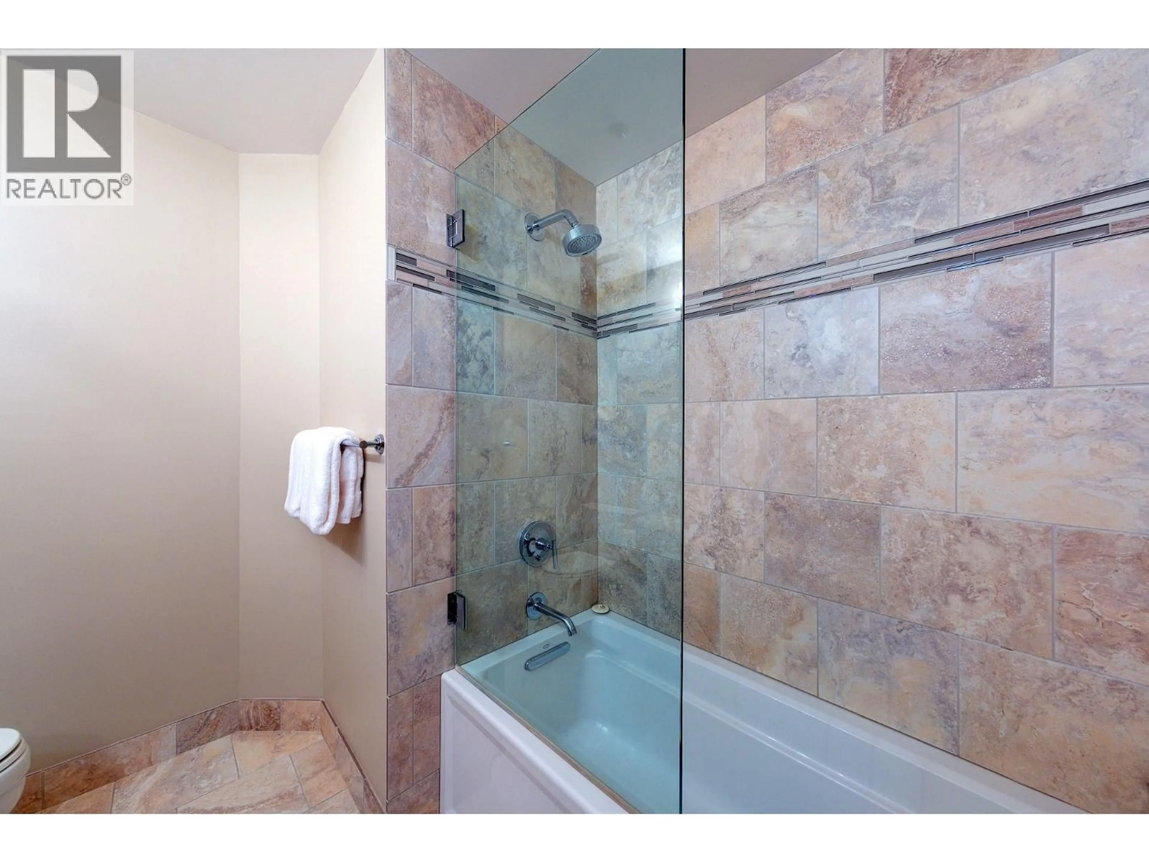 Standard bathroom, ceramic/tile floor for 2B - 101 DORMIE DRIVE, Vernon British Columbia V1H1Y6