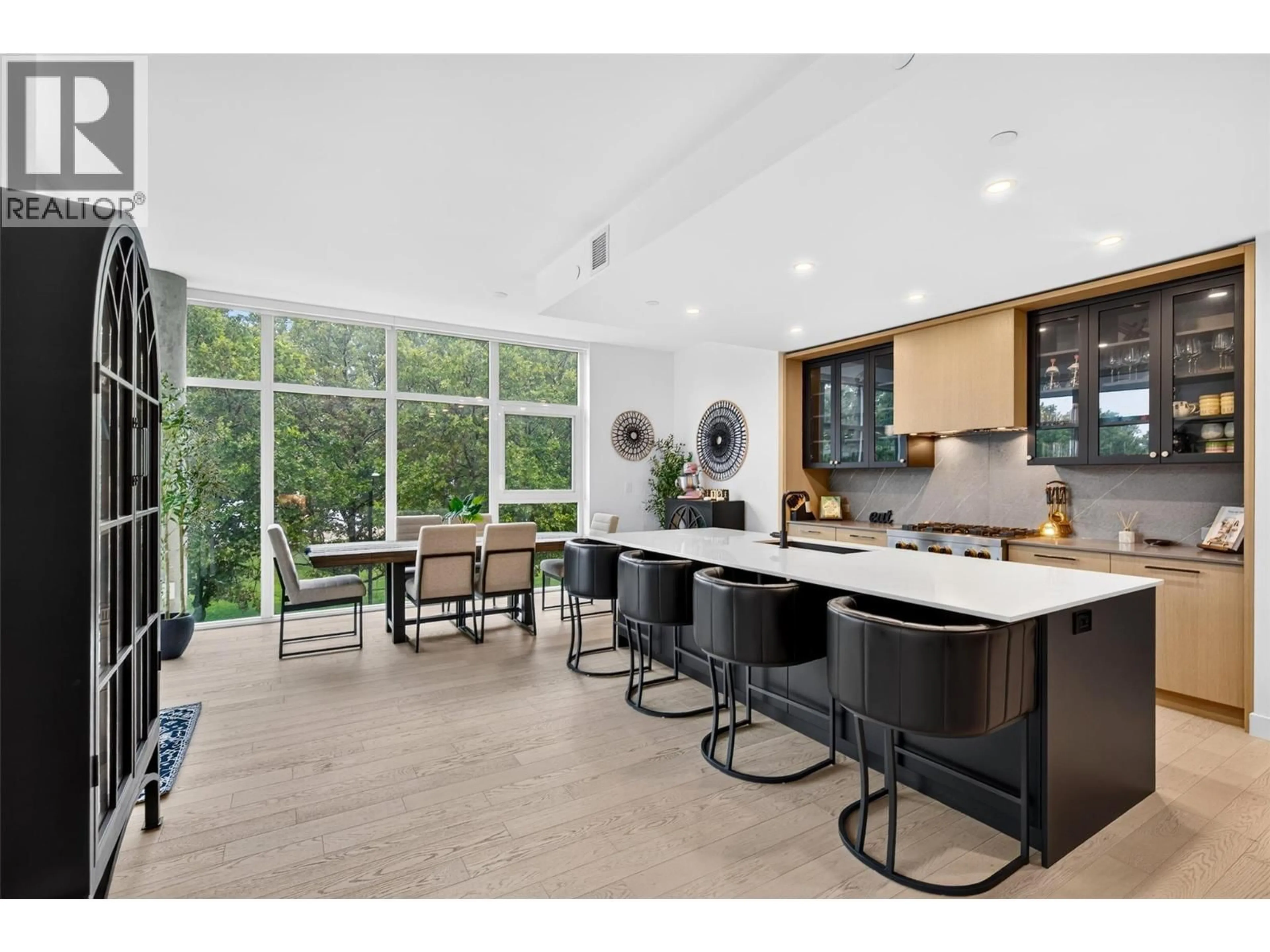 Open concept kitchen, ceramic/tile floor for 315 - 3389 LAKESHORE ROAD, Kelowna British Columbia V1W0G5