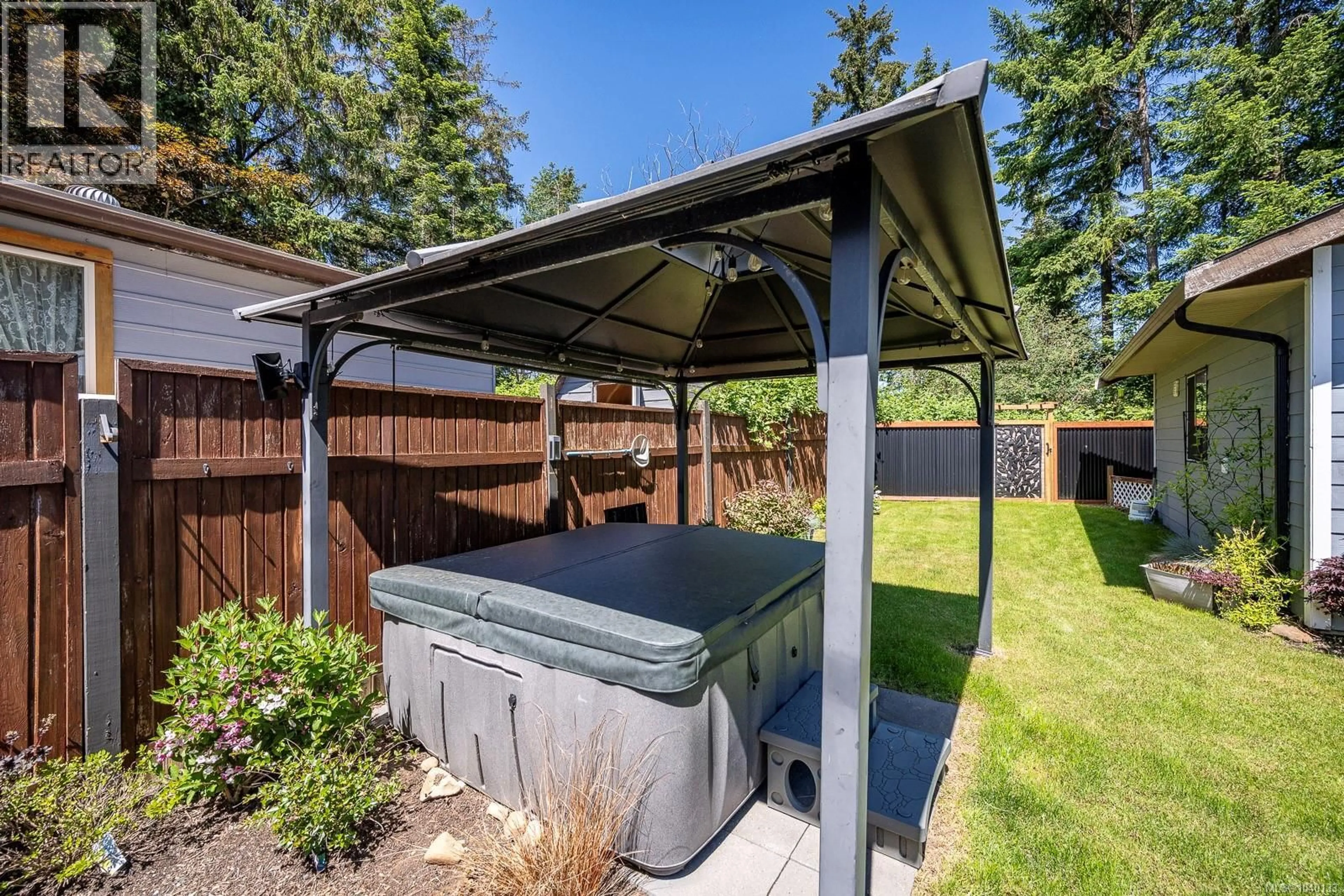 Shed for 2102 STADACONA DRIVE, Comox British Columbia V9M3P7