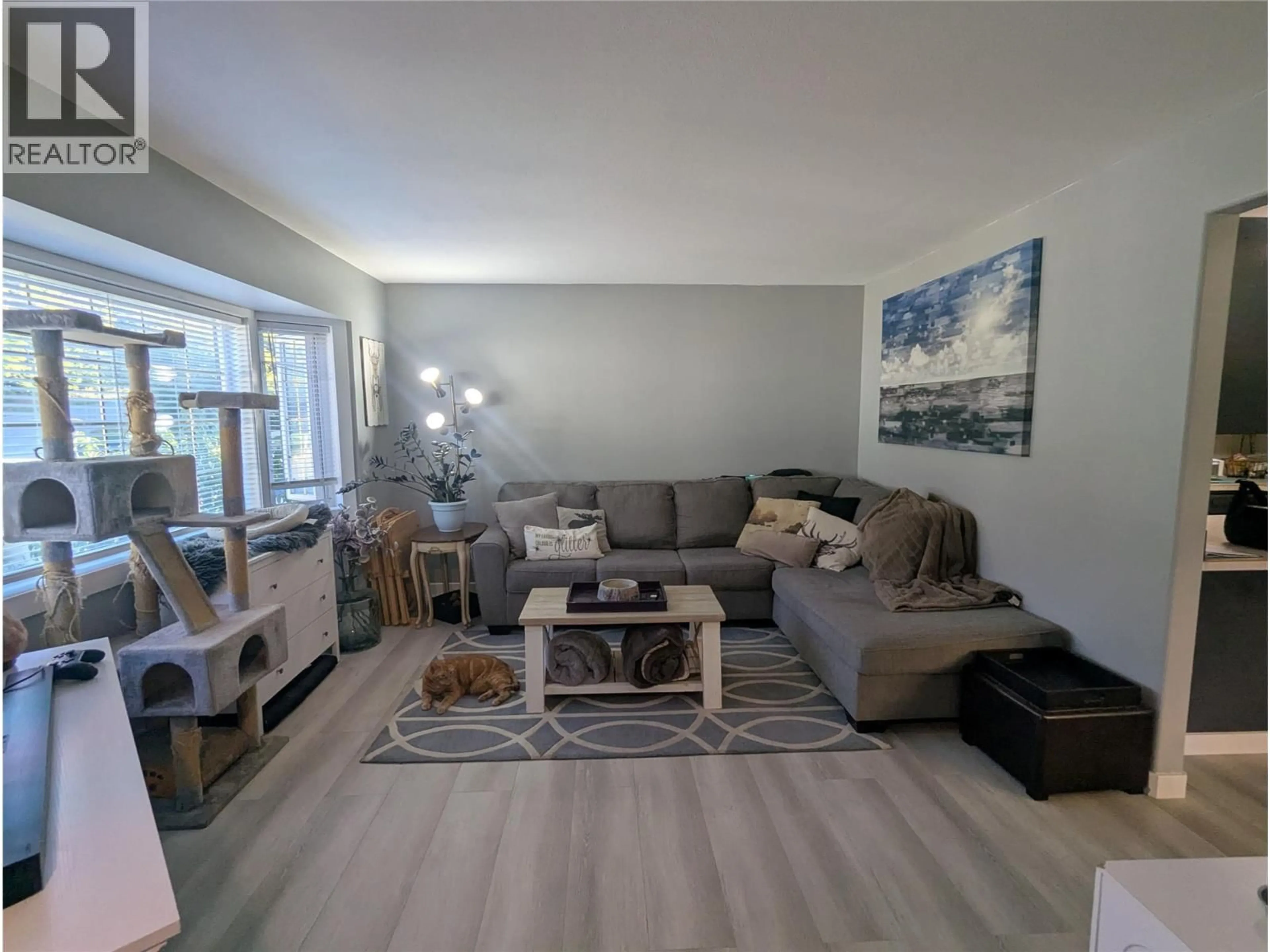 Living room with furniture, unknown for 1018 HILLSIDE AVENUE, Chase British Columbia V0E1M0