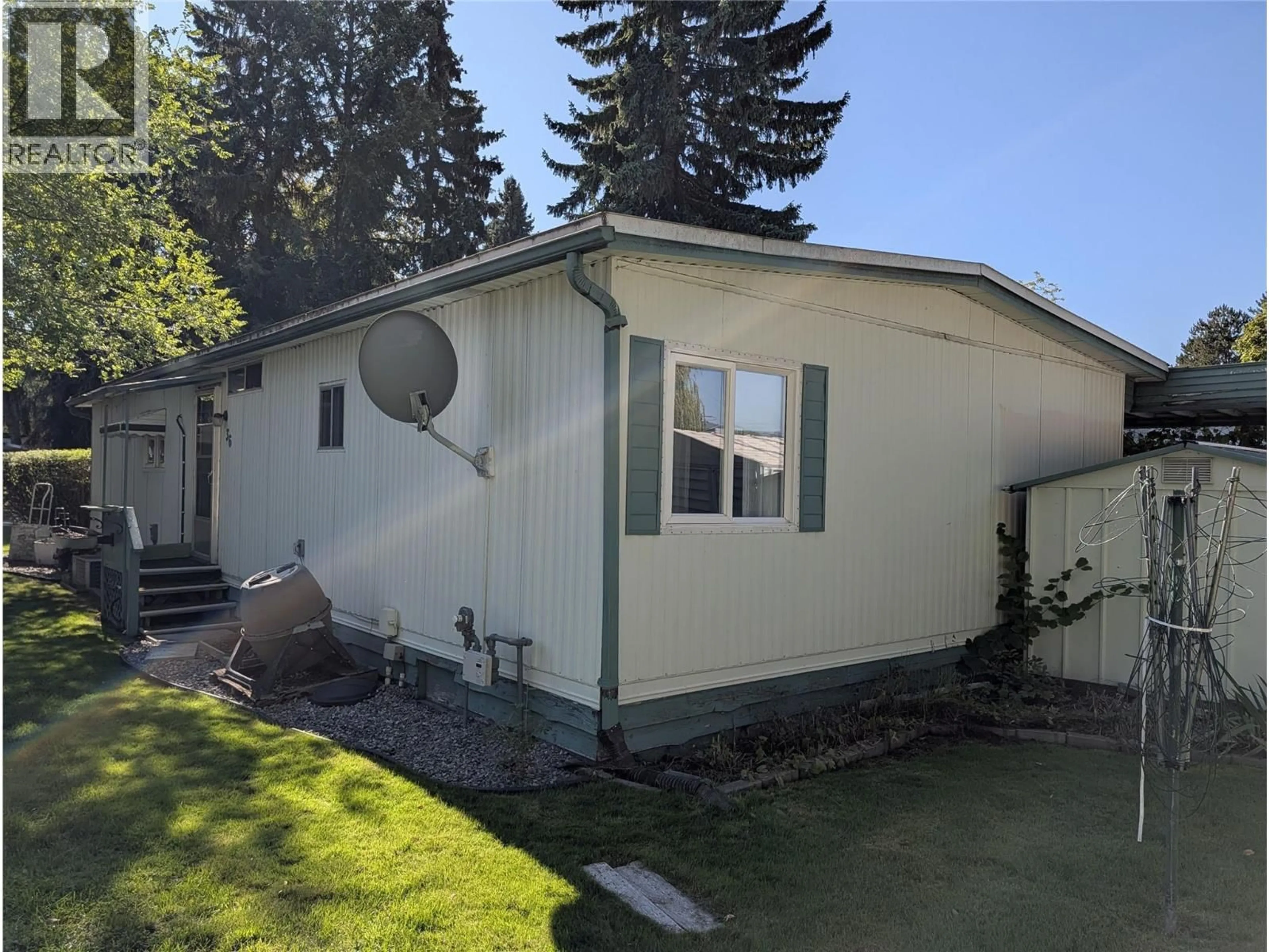 Home with vinyl exterior material, street for 36 - 3535 CASORSO ROAD, Kelowna British Columbia V1W3E1