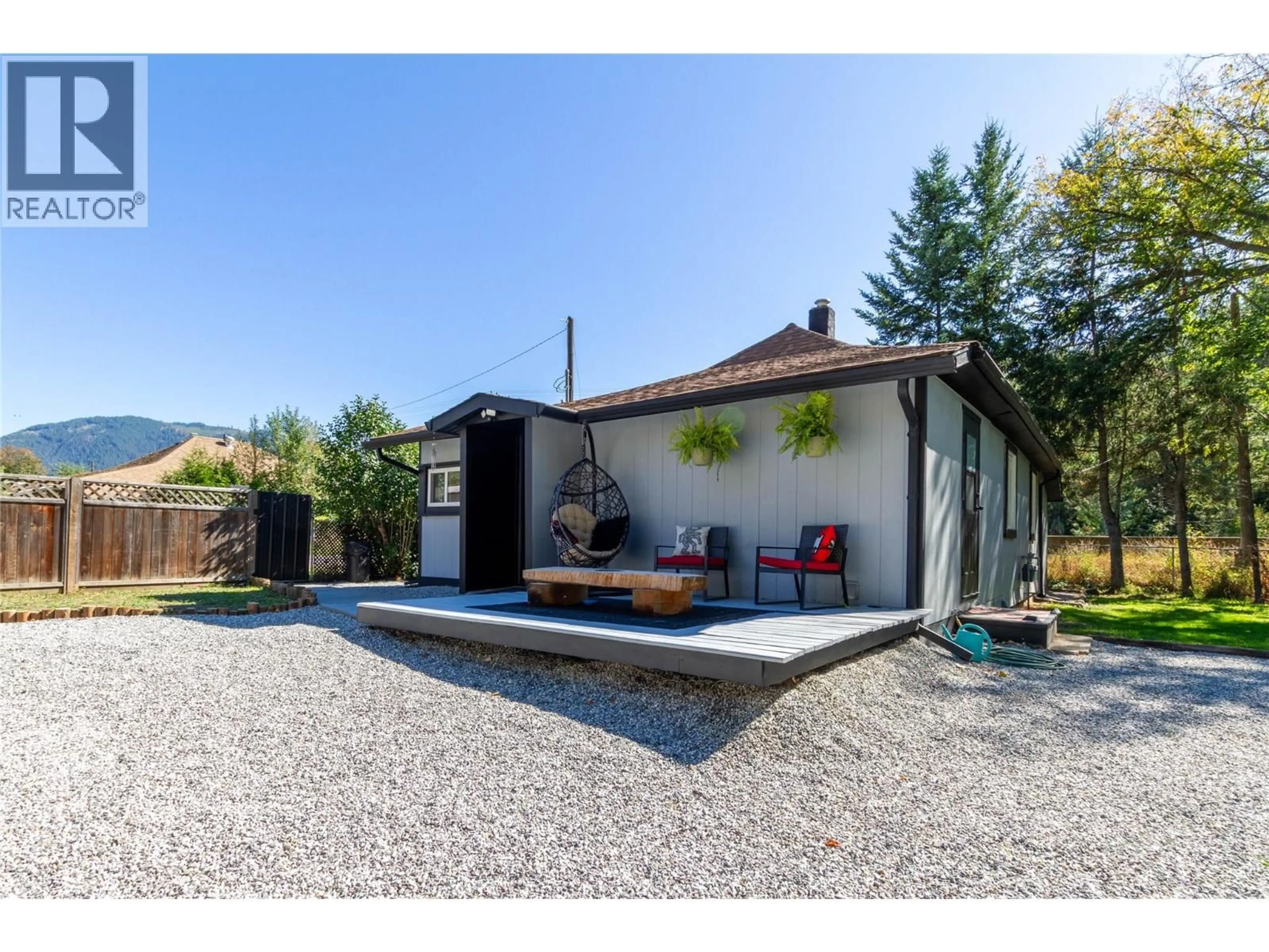 Patio, street for 2946 SEAMAN ROAD, Falkland British Columbia V0E1W0