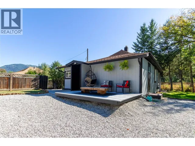 2946 SEAMAN ROAD, Falkland 5