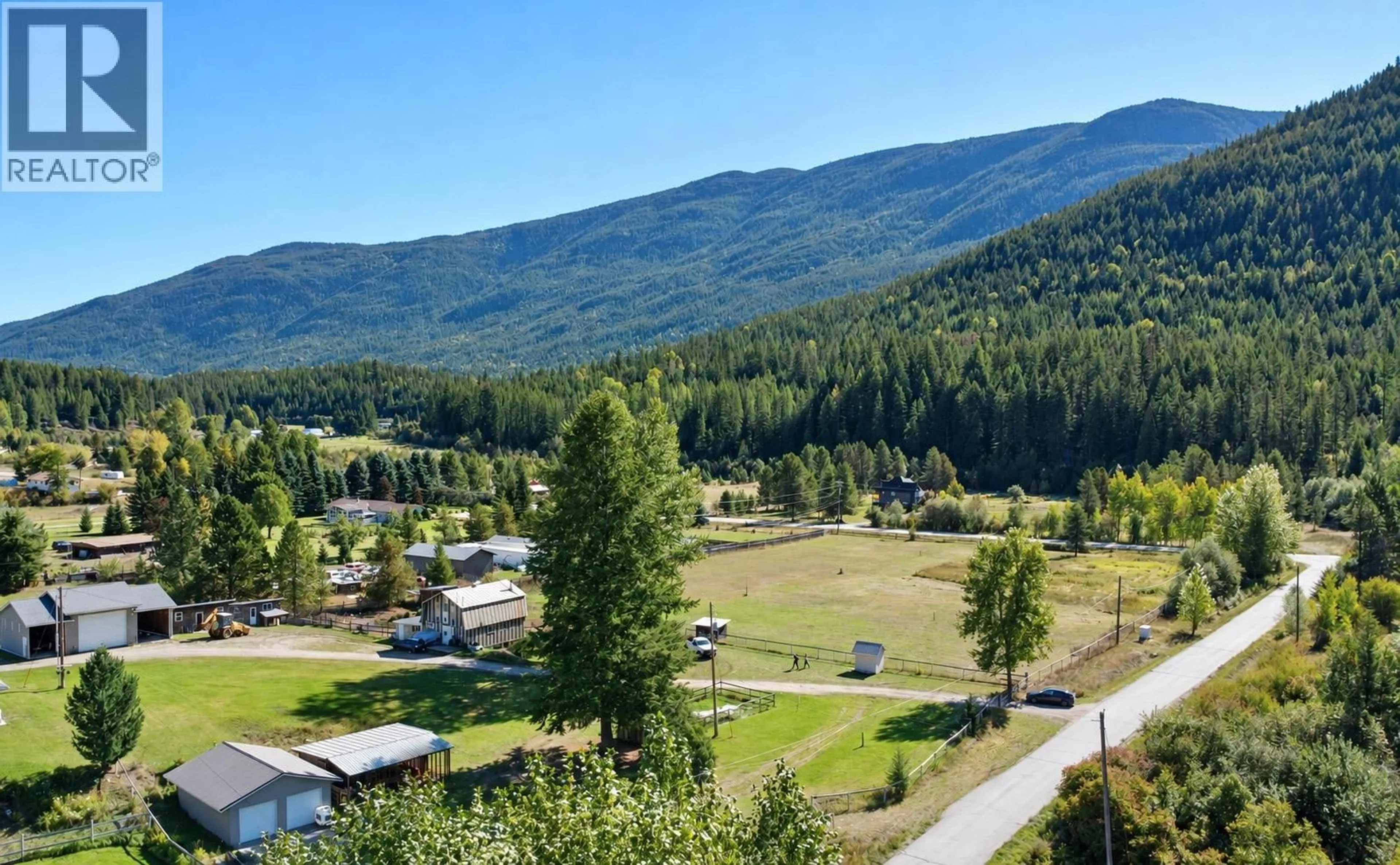 A pic from outside/outdoor area/front of a property/back of a property/a pic from drone, mountain view for 2165 RAVEN ROAD, Castlegar British Columbia V1N4S9