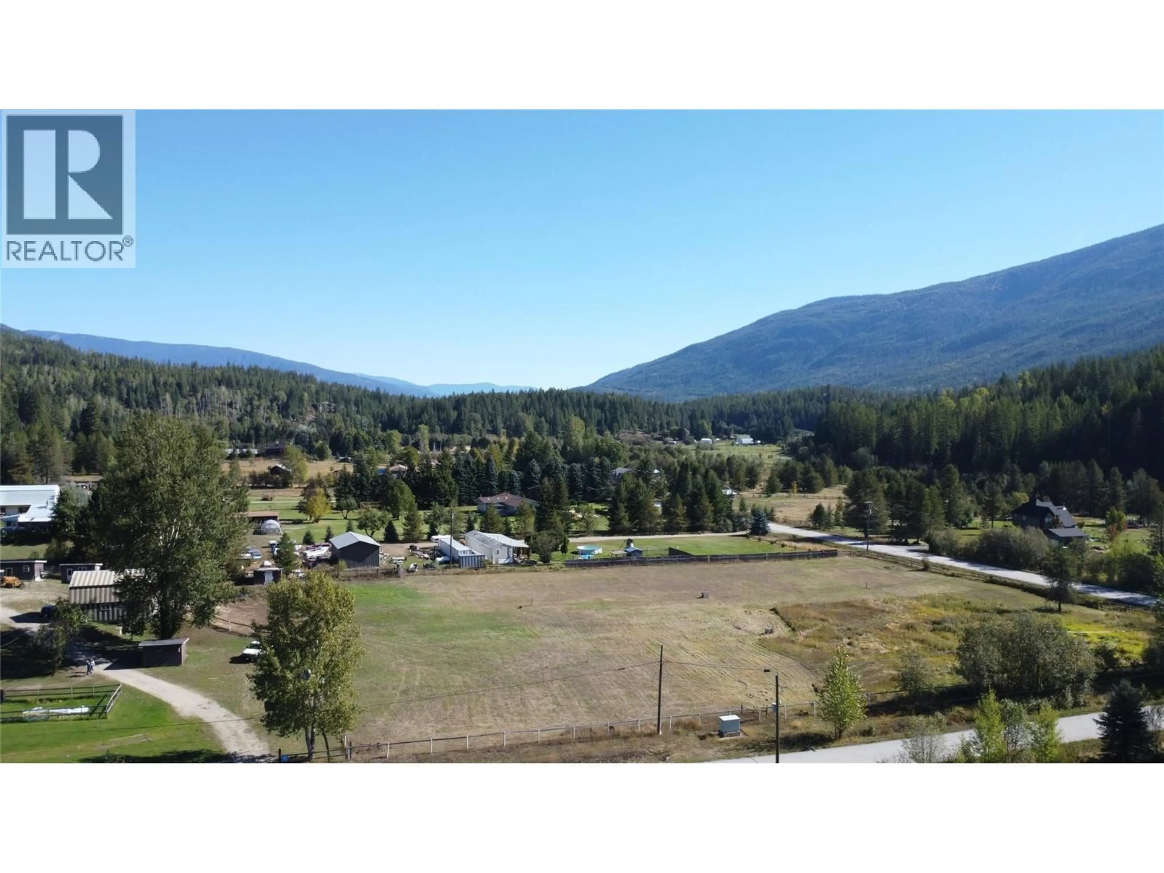 A pic from outside/outdoor area/front of a property/back of a property/a pic from drone, mountain view for 2165 RAVEN ROAD, Castlegar British Columbia V1N4S9