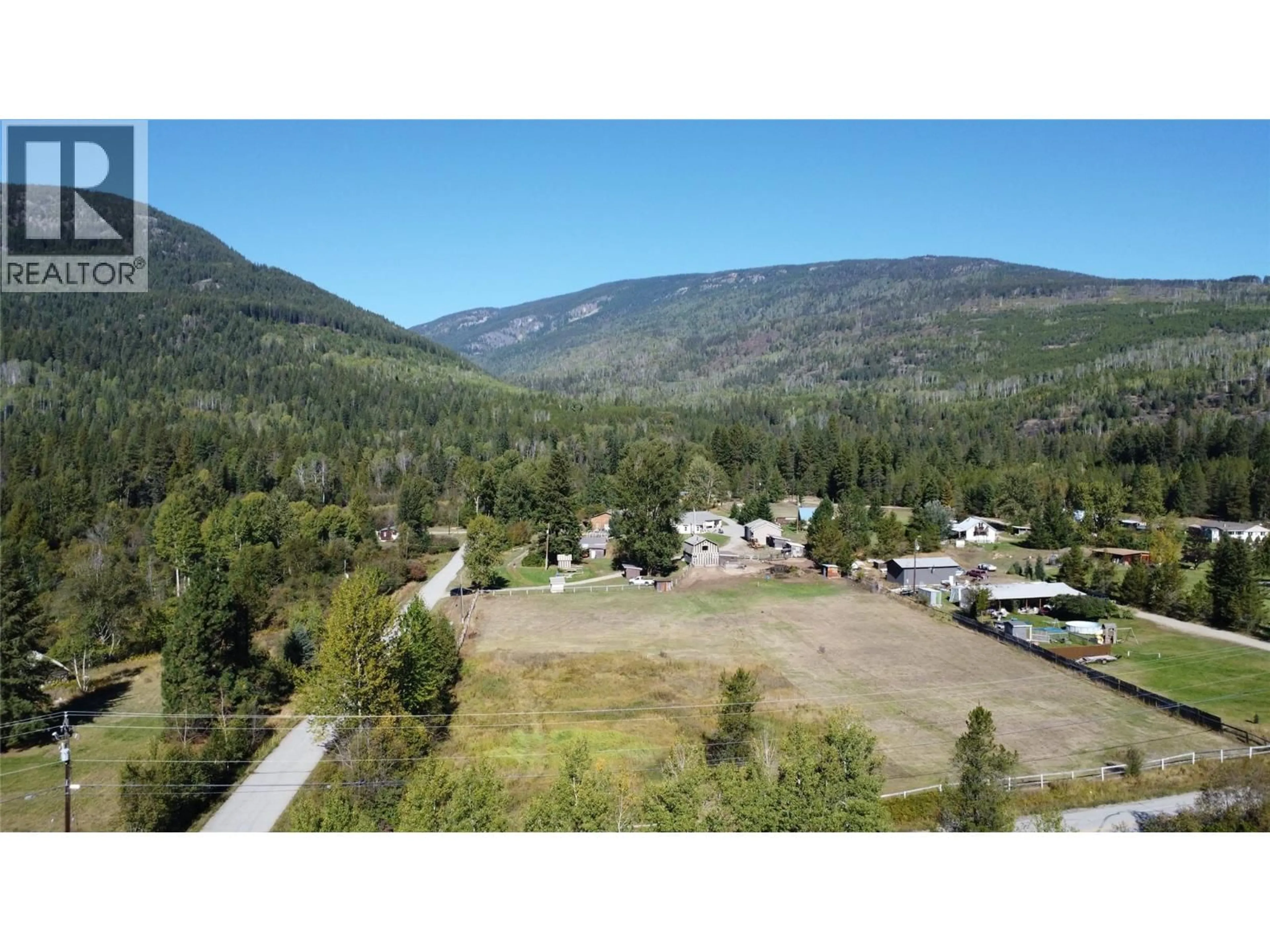 A pic from outside/outdoor area/front of a property/back of a property/a pic from drone, mountain view for 2165 RAVEN ROAD, Castlegar British Columbia V1N4S9