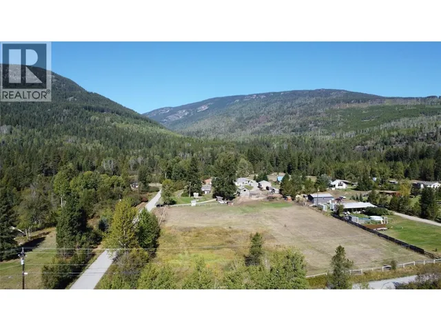 2165 RAVEN ROAD, Castlegar 3