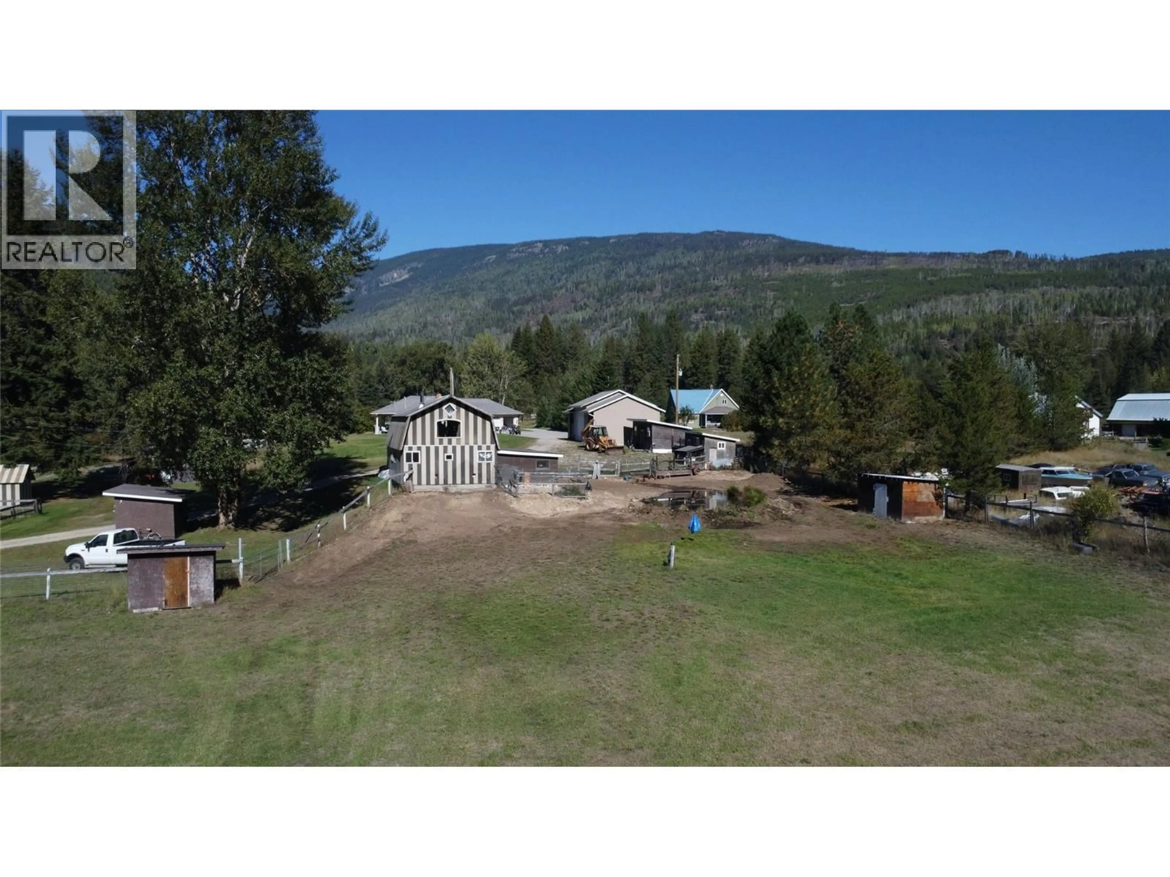 A pic from outside/outdoor area/front of a property/back of a property/a pic from drone, mountain view for 2165 RAVEN ROAD, Castlegar British Columbia V1N4S9
