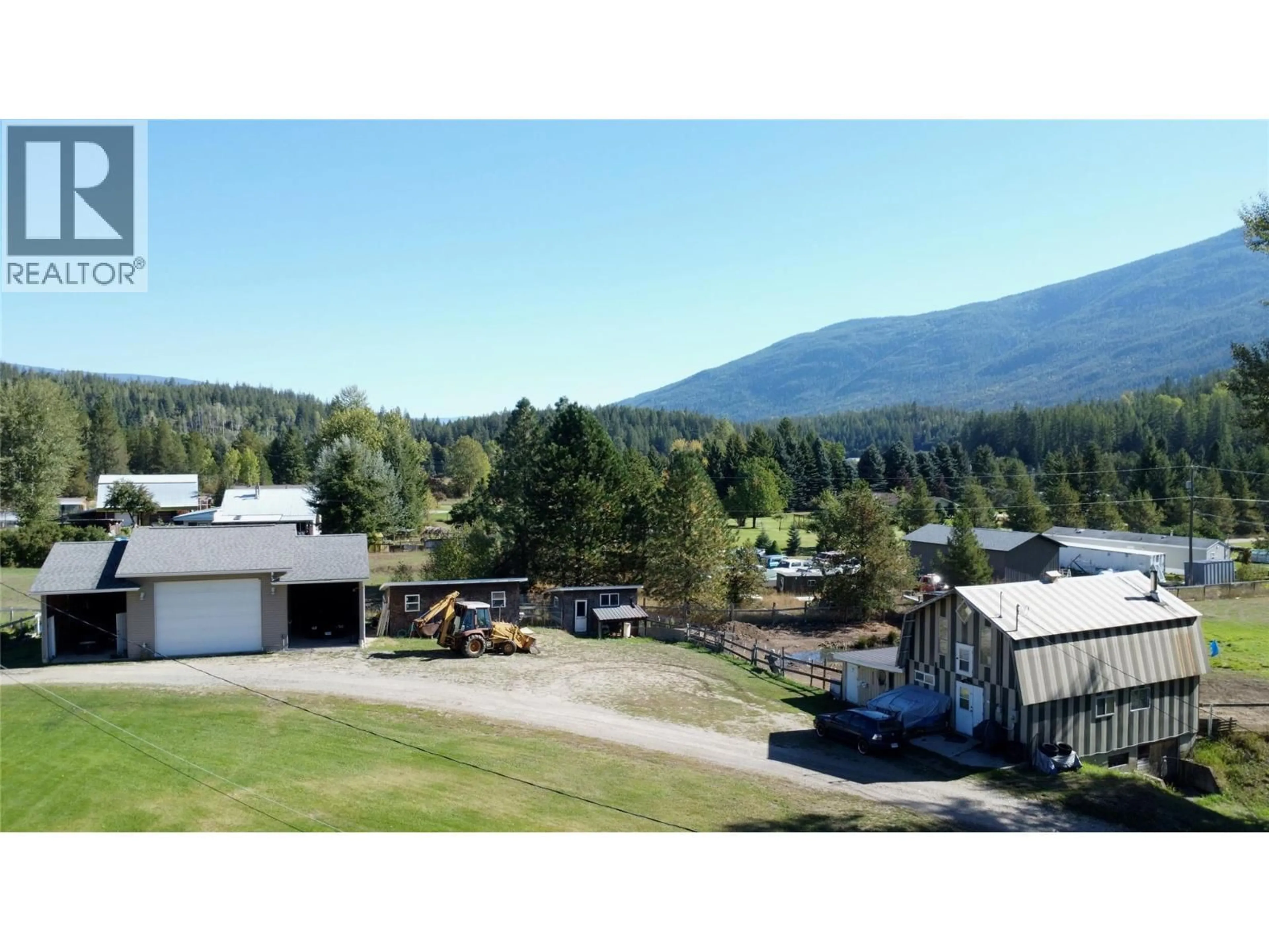 A pic from outside/outdoor area/front of a property/back of a property/a pic from drone, mountain view for 2165 RAVEN ROAD, Castlegar British Columbia V1N4S9