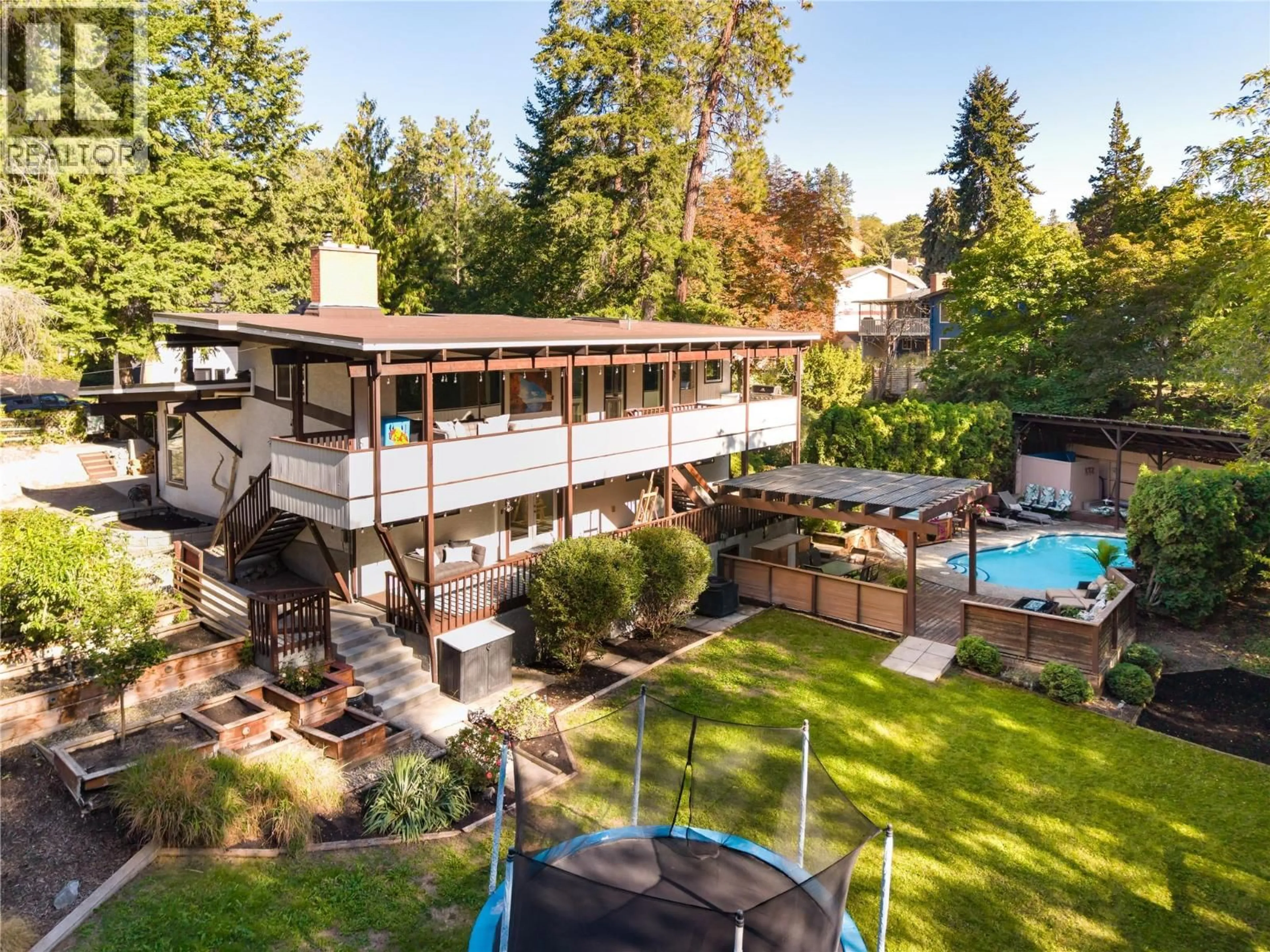 A pic from outside/outdoor area/front of a property/back of a property/a pic from drone, unknown for 2475 DUNSMUIR ROAD, Kelowna British Columbia V1W2V2