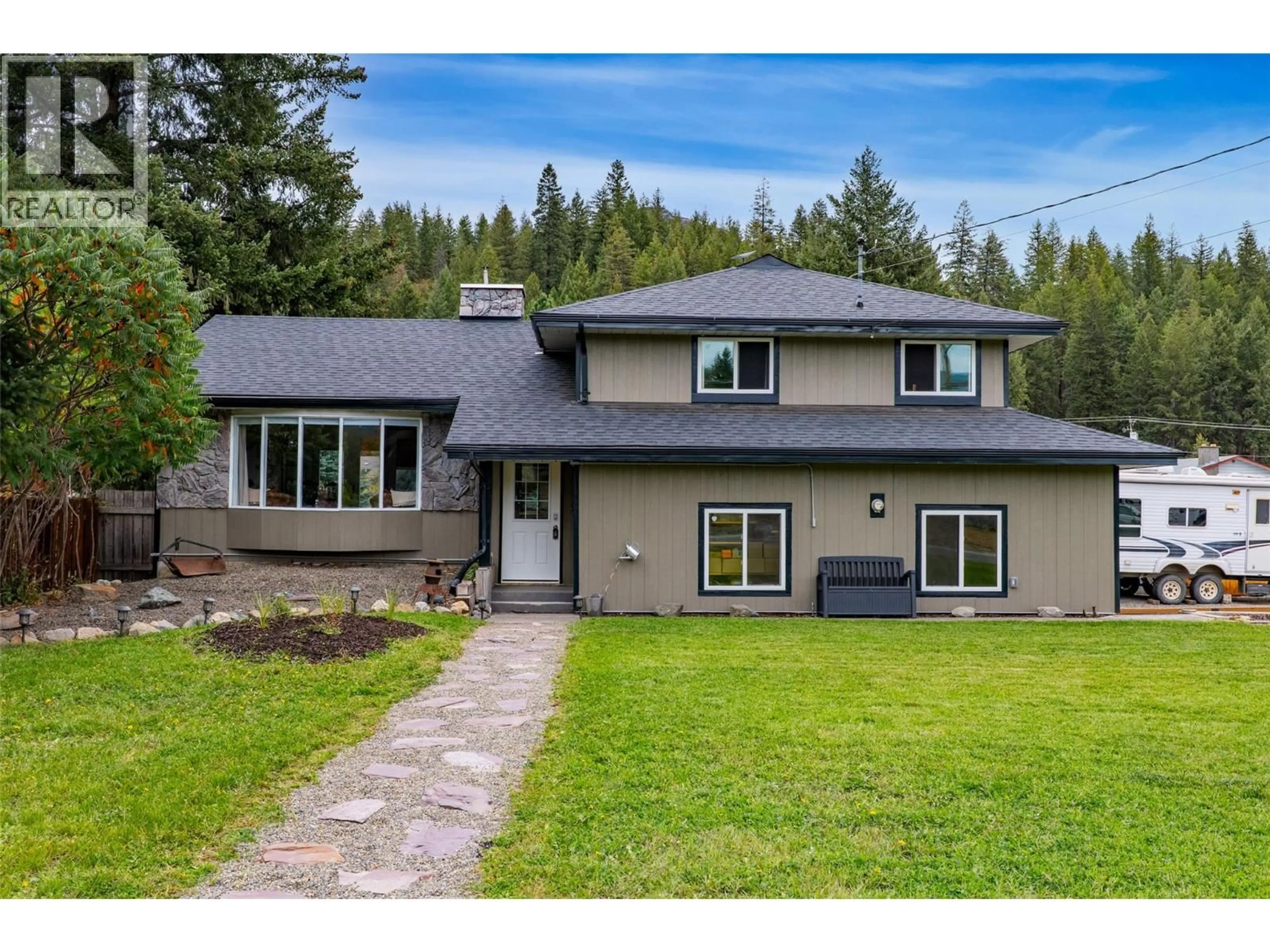 A pic from outside/outdoor area/front of a property/back of a property/a pic from drone, unknown for 4702 SPRUCE CRESCENT, Barriere British Columbia V0E1E0