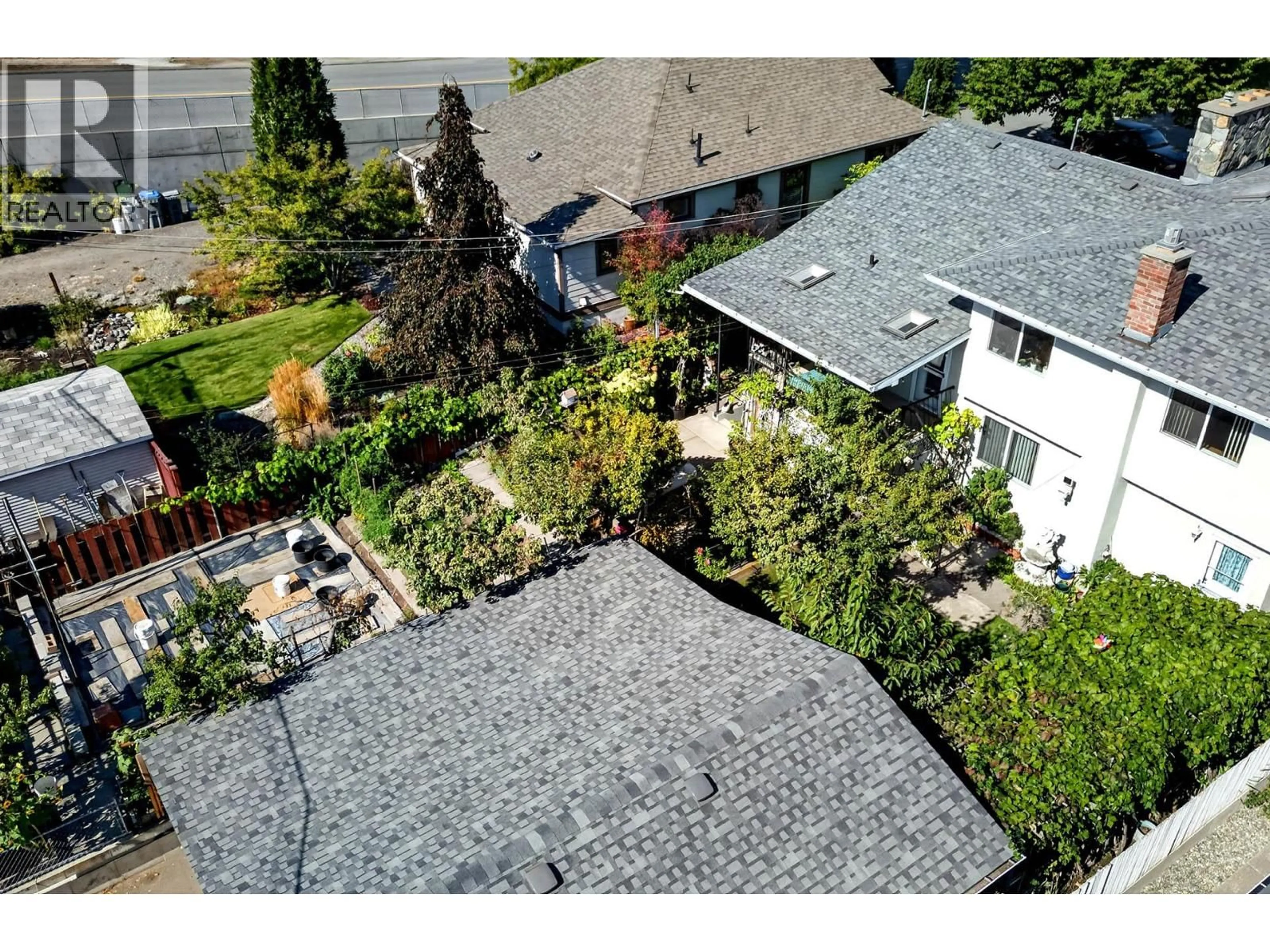 A pic from outside/outdoor area/front of a property/back of a property/a pic from drone, unknown for 615 DOMINION STREET, Kamloops British Columbia V2C2X6