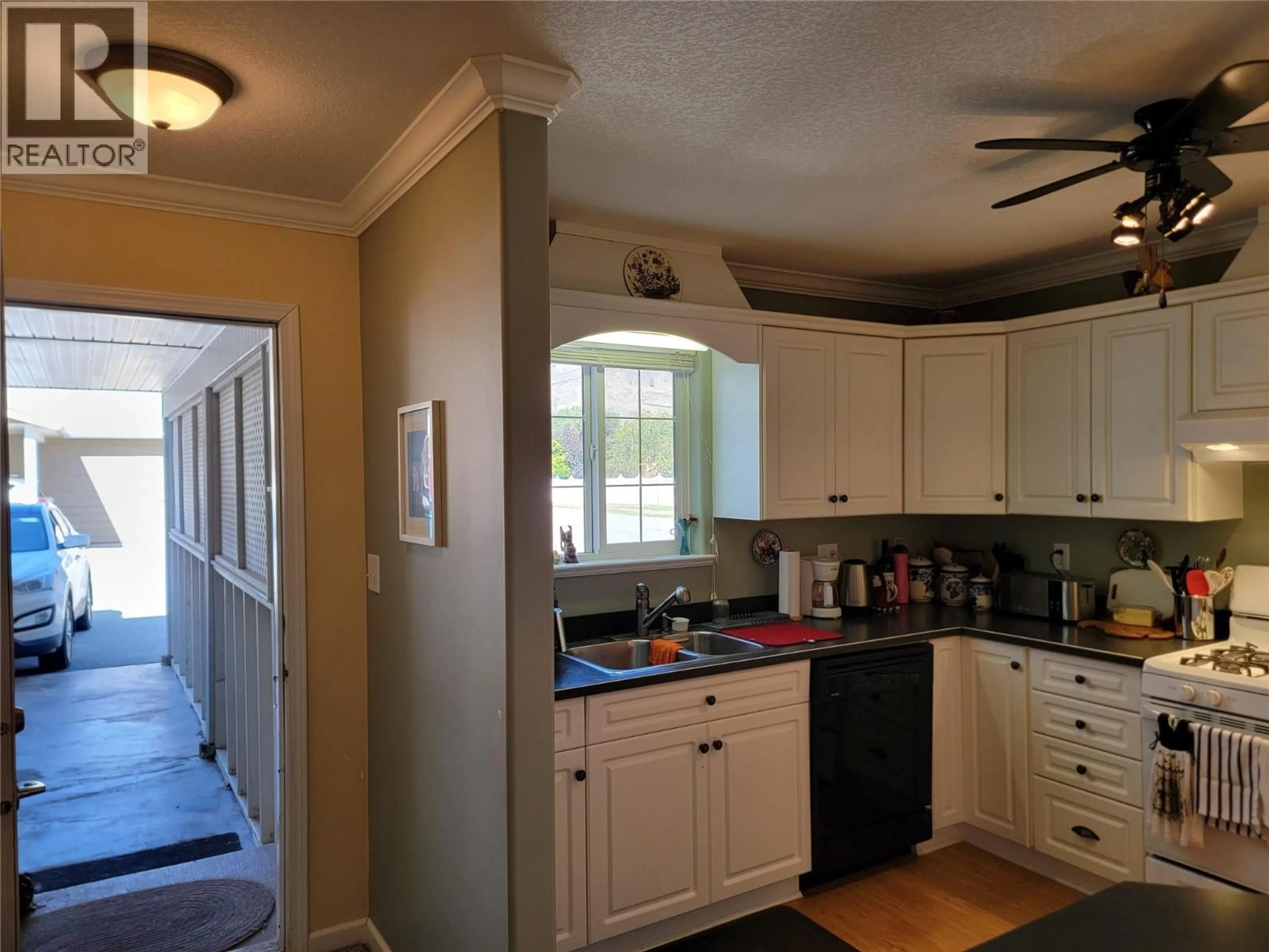 Standard kitchen, ceramic/tile floor for 5 - 522 VANSANTEN ROAD, Keremeos British Columbia V0X1N5