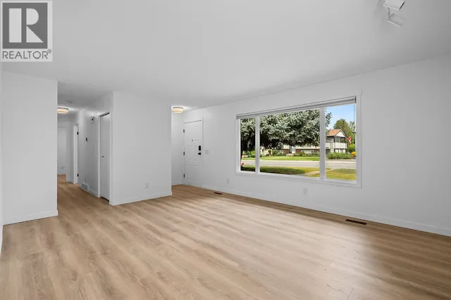 748 HOLLYWOOD ROAD NORTH, Kelowna 3