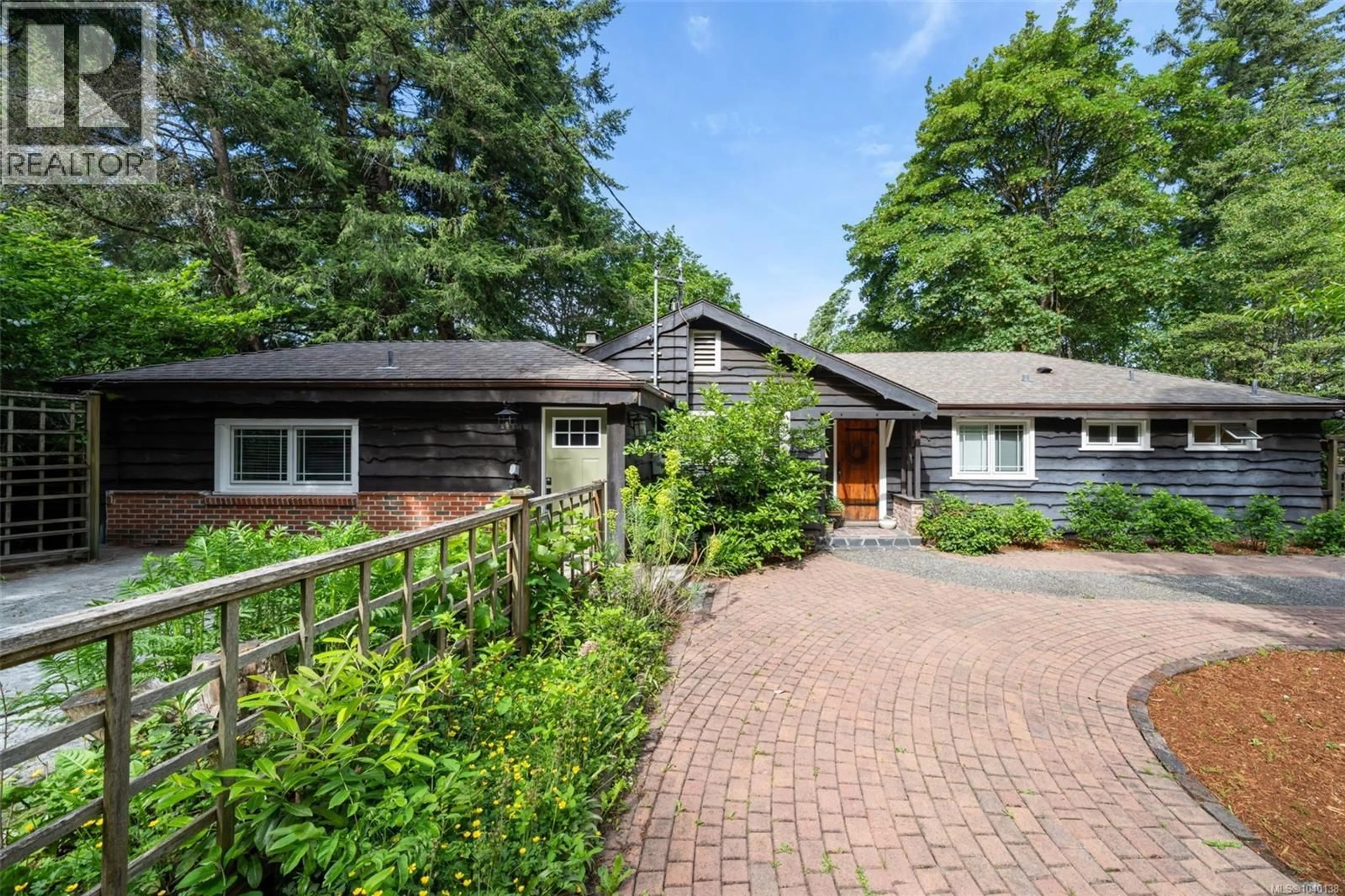 Unknown for 5168 SANTA CLARA AVENUE, Saanich British Columbia V8Y1W4
