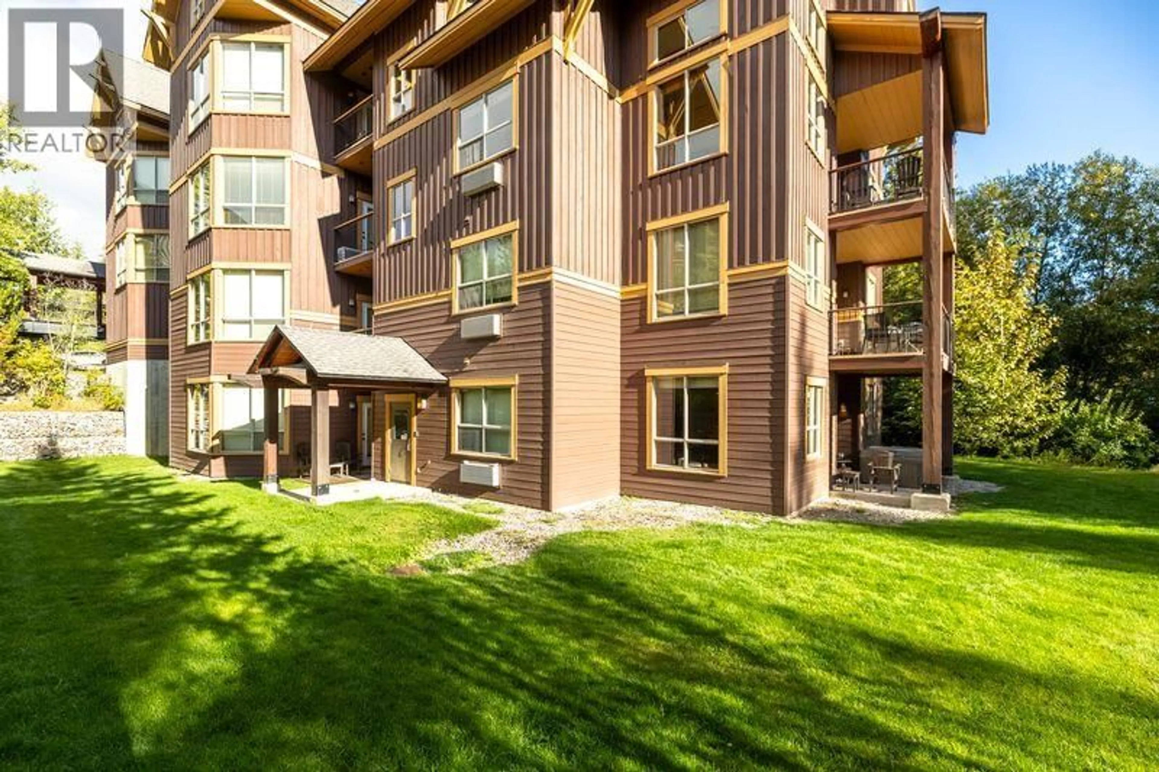 Patio, building for 611B - 4559 TIMBERLINE CRESCENT, Fernie British Columbia V0B1M6