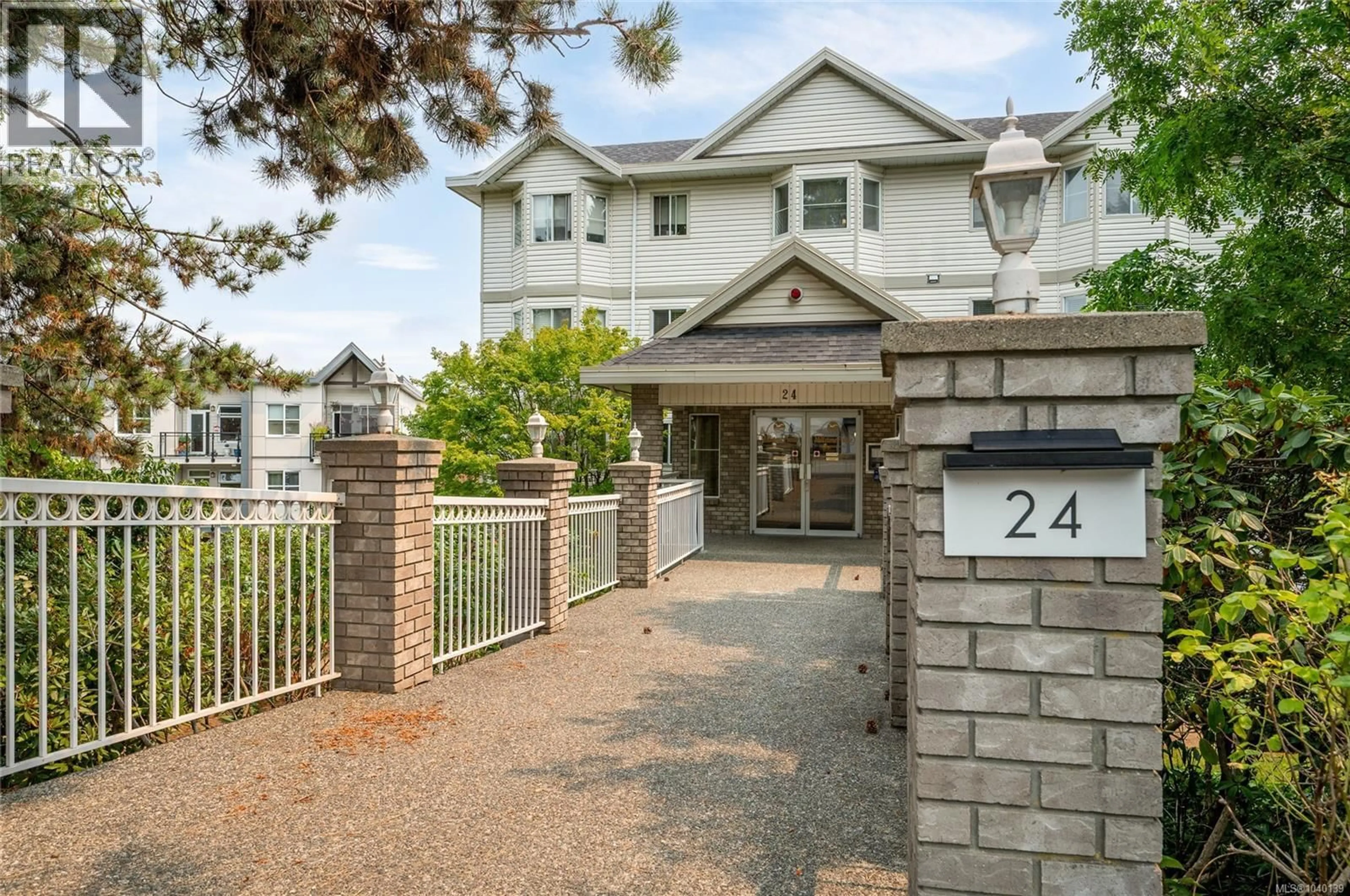 Unknown for 206 - 24 PRIDEAUX STREET, Nanaimo British Columbia V9R2M4