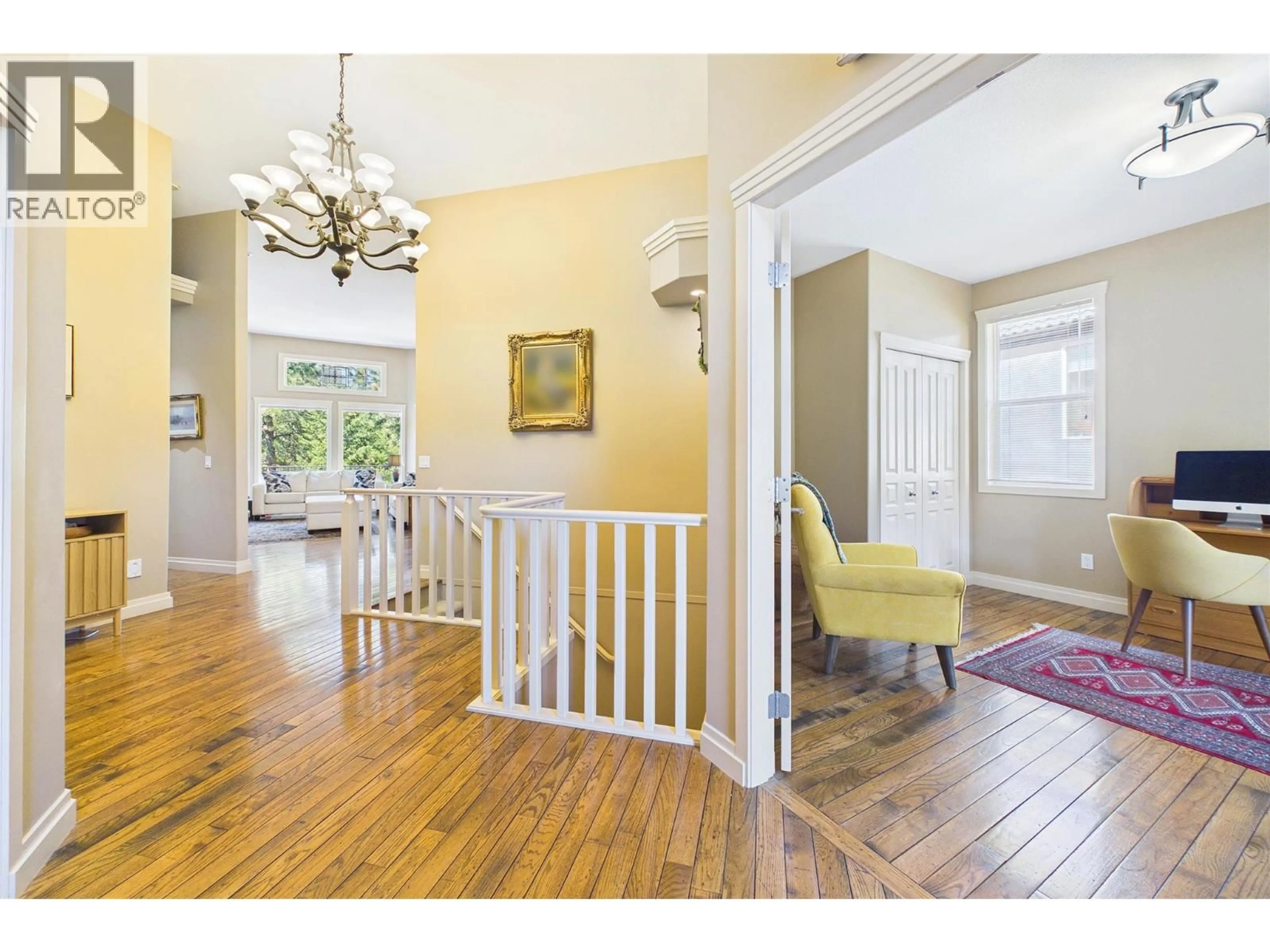 Indoor foyer for 108 - 1950 CAPISTRANO DRIVE, Kelowna British Columbia V1V2N7