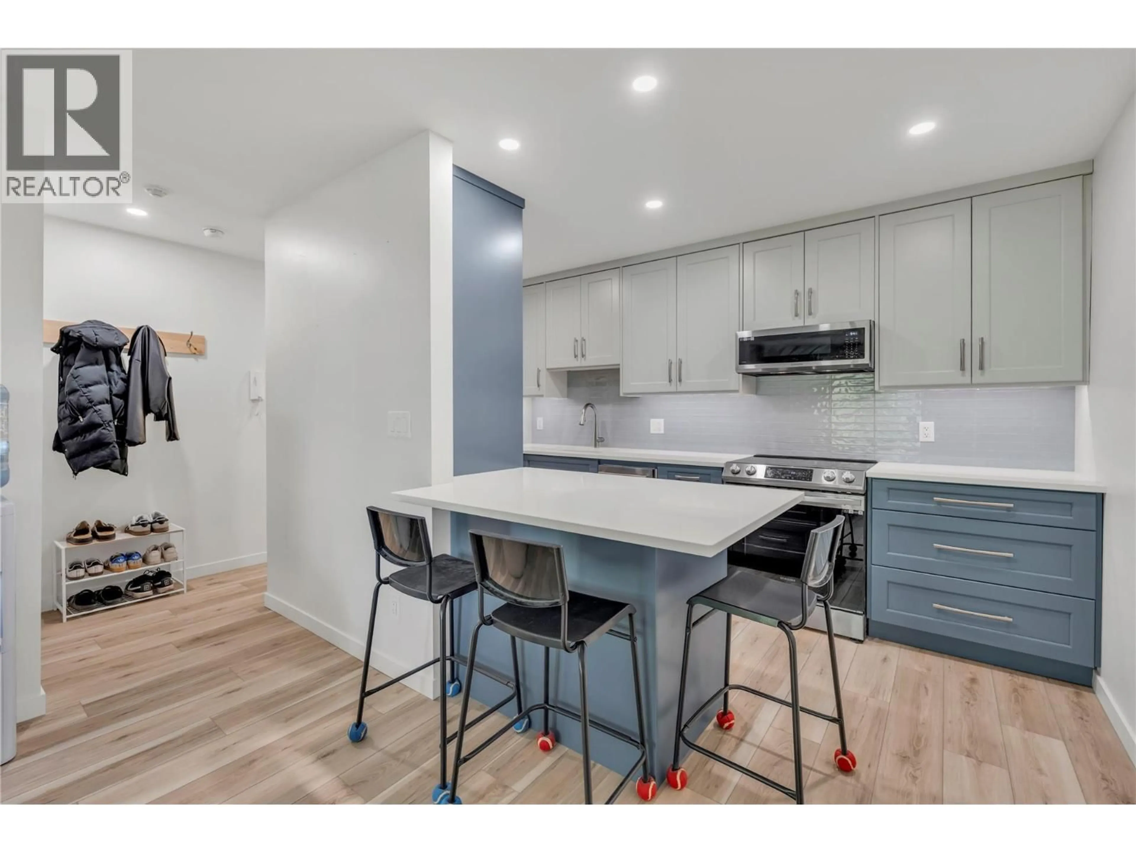 Open concept kitchen, unknown for 309 - 922 DYNES AVENUE, Penticton British Columbia V2A1E8