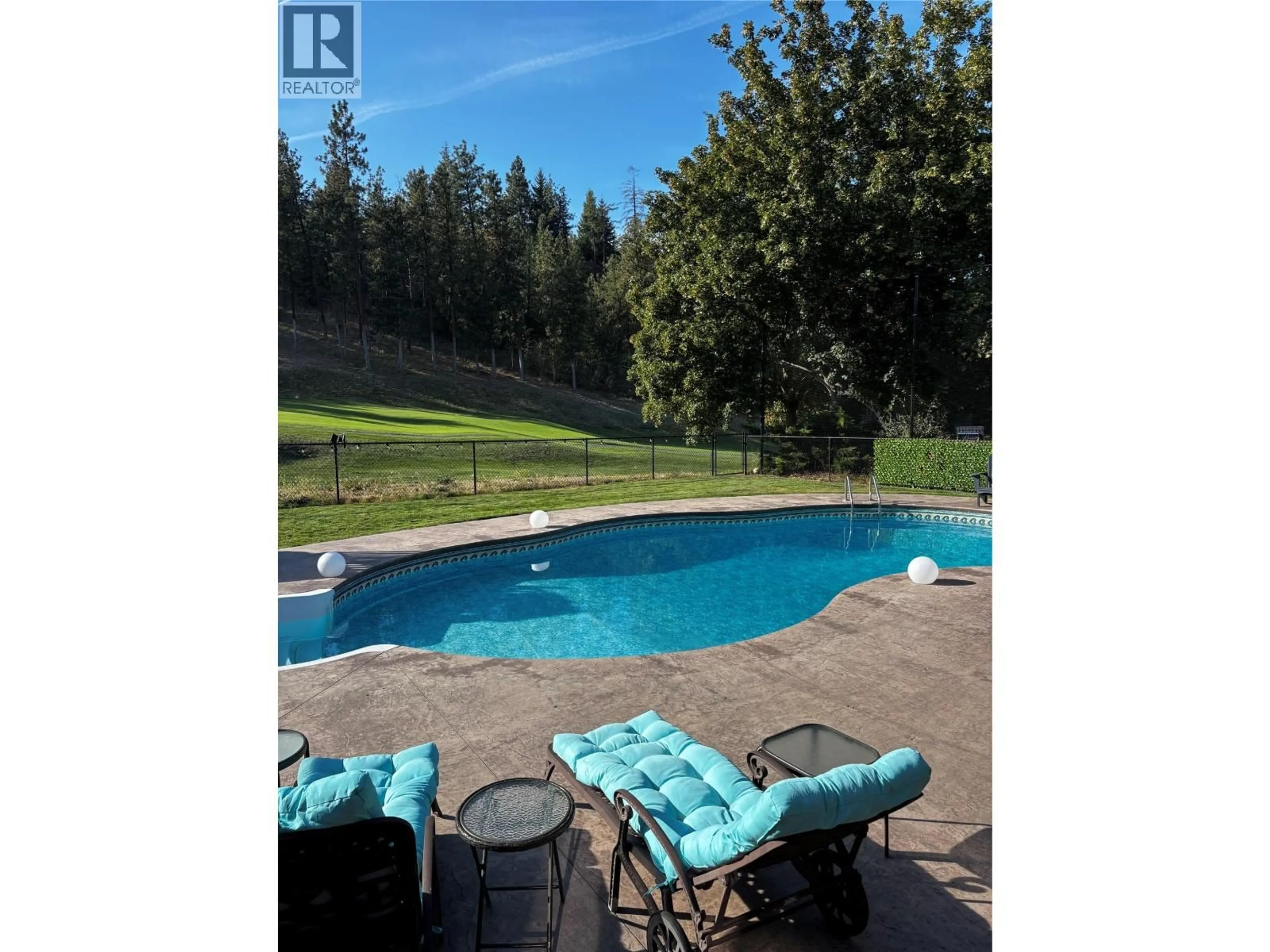 Pool for 3109 CAPISTRANO COURT, Kelowna British Columbia V1V2A3