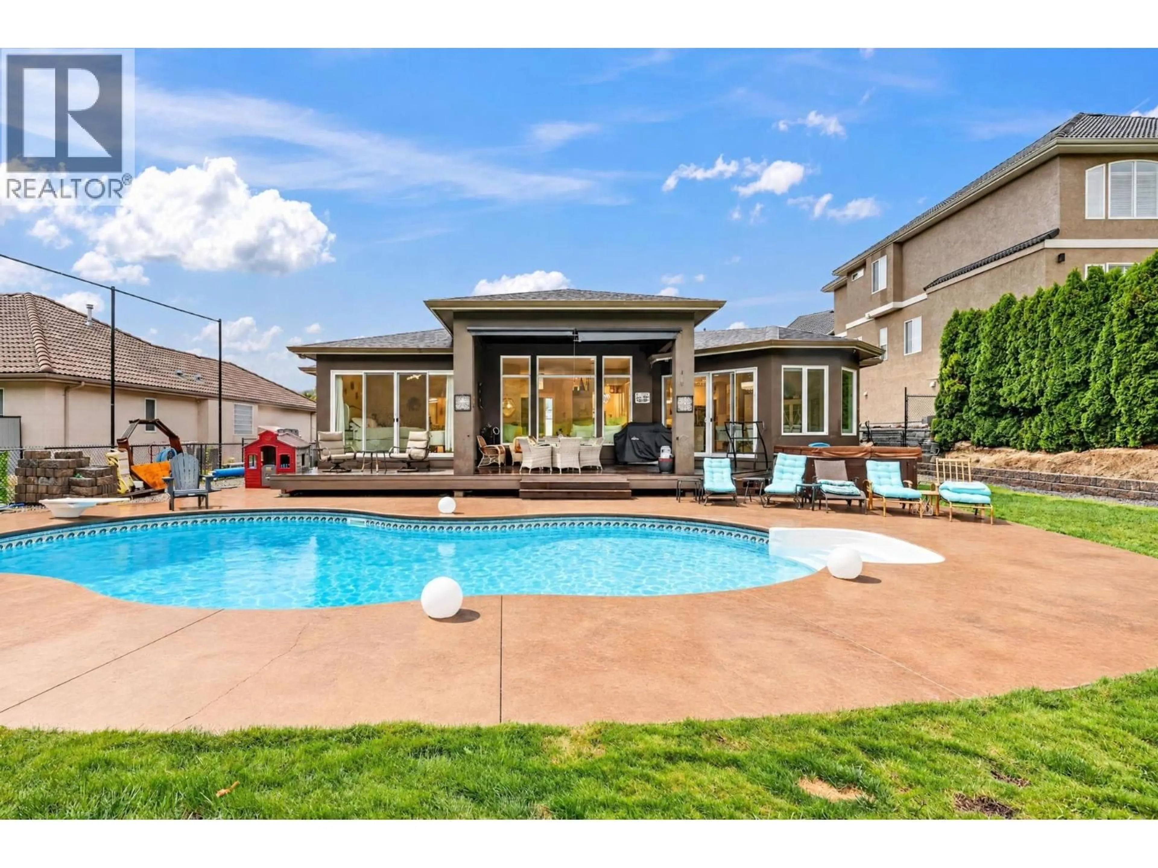 Pool for 3109 CAPISTRANO COURT, Kelowna British Columbia V1V2A3