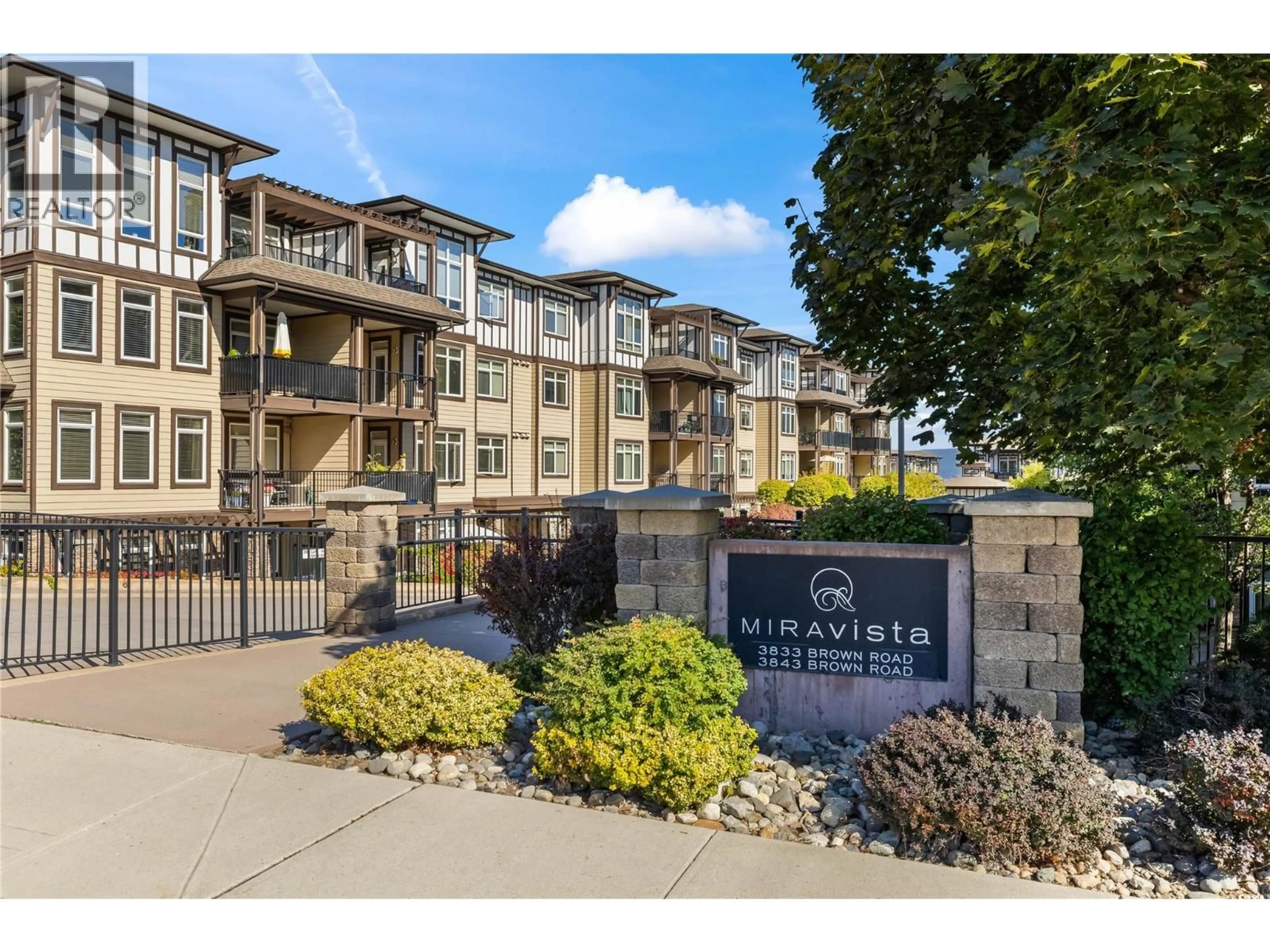 Indoor foyer for 1311 - 3833 BROWN ROAD, West Kelowna British Columbia V4T2J3