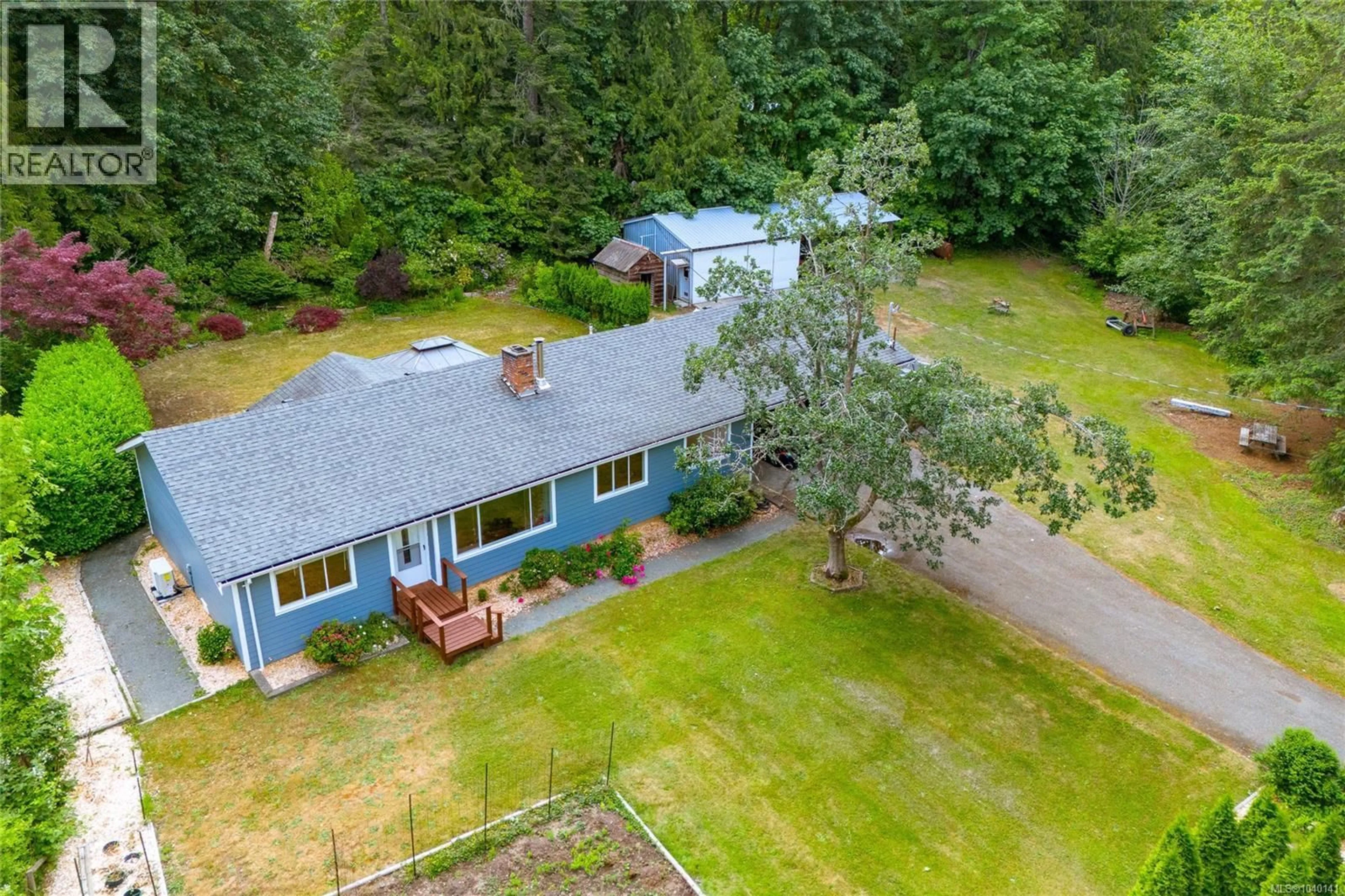 A pic from outside/outdoor area/front of a property/back of a property/a pic from drone, unknown for 4635 HOWIE ROAD NORTH, Duncan British Columbia V9L6N2