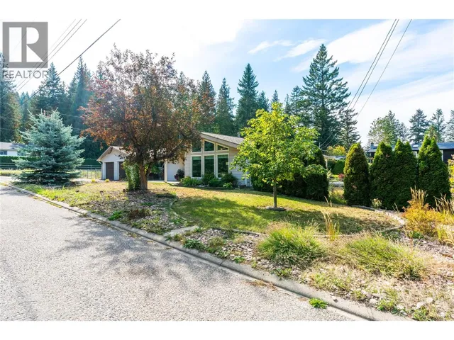 9434 ANGUS DRIVE, Coldstream 3