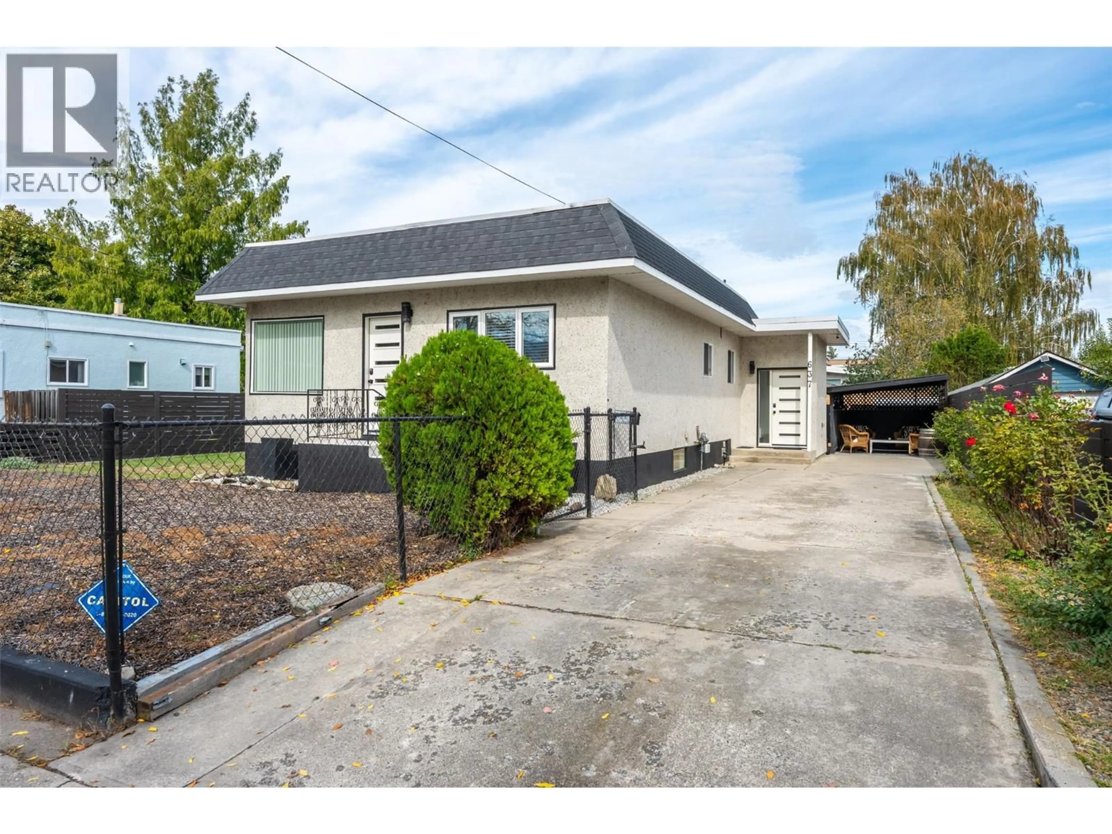 Home with vinyl exterior material, street for 637 ALEXANDER AVENUE, Penticton British Columbia V2A1E6