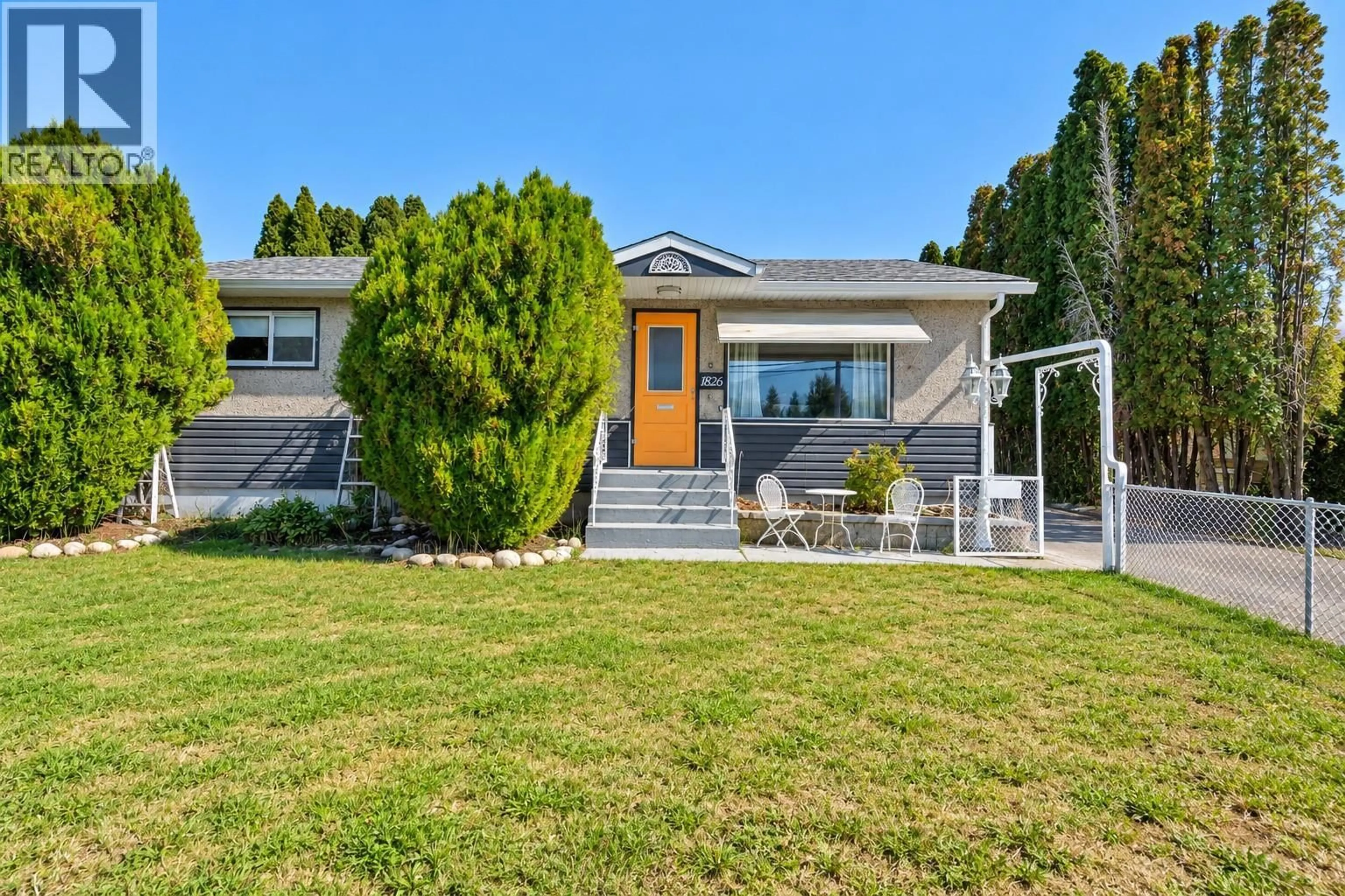 Home with vinyl exterior material, street for 1826 FAIRFORD DRIVE, Penticton British Columbia V2A6C8