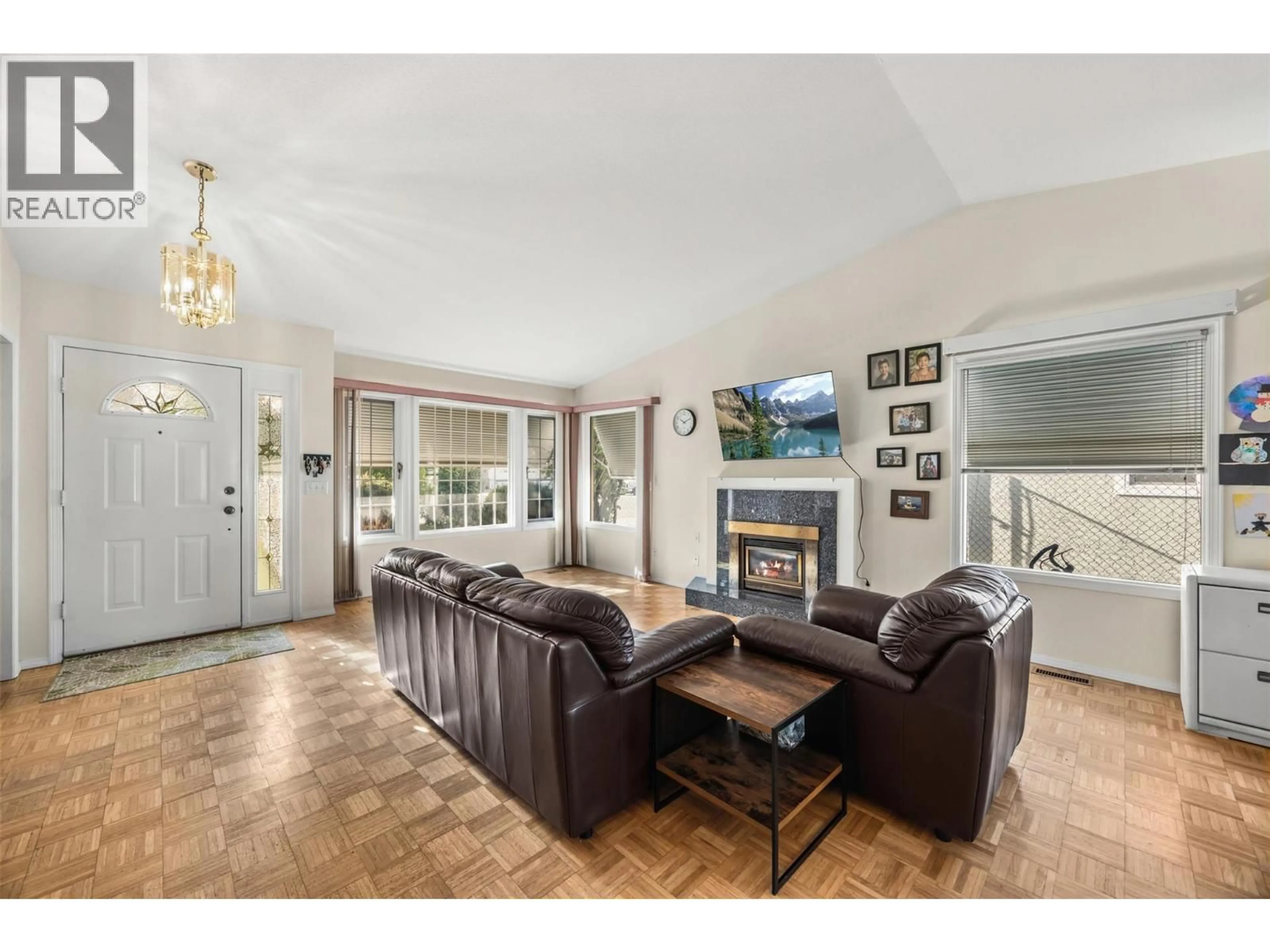 Living room with furniture, unknown for 632 SOUTHWIND DRIVE, Kelowna British Columbia V1W3G1
