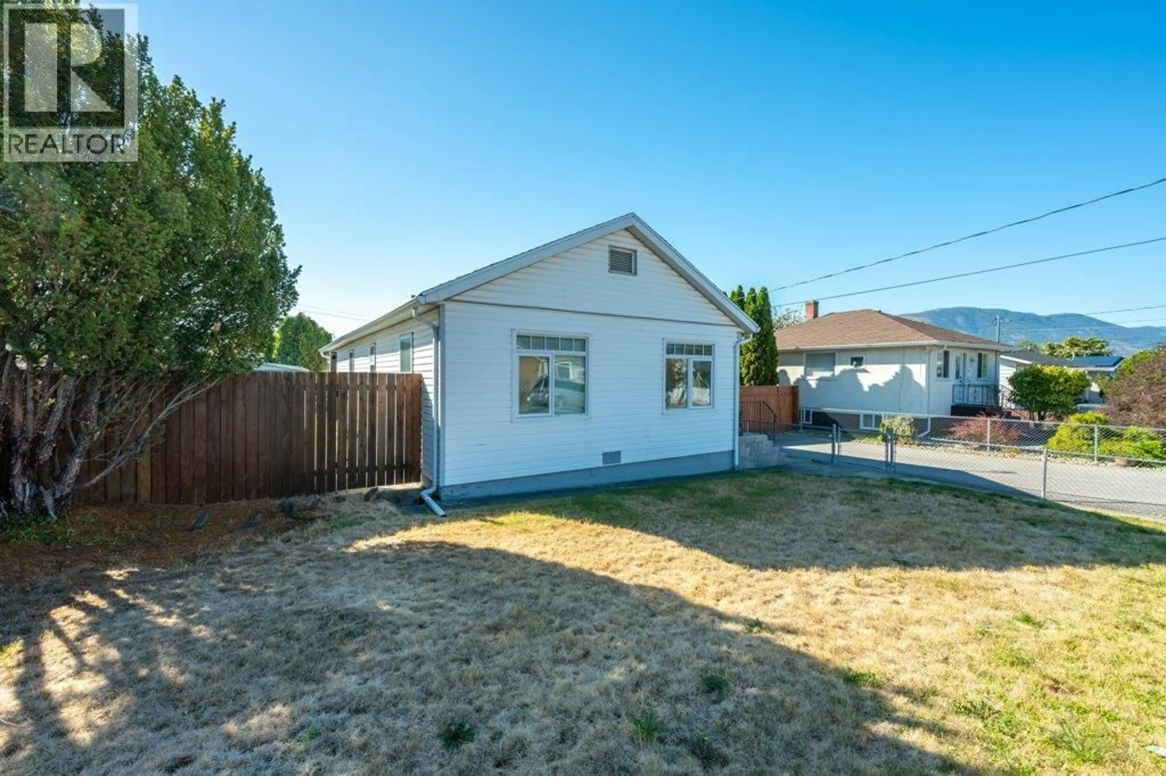Unknown for 584 EDNA AVENUE, Penticton British Columbia V2A2M2