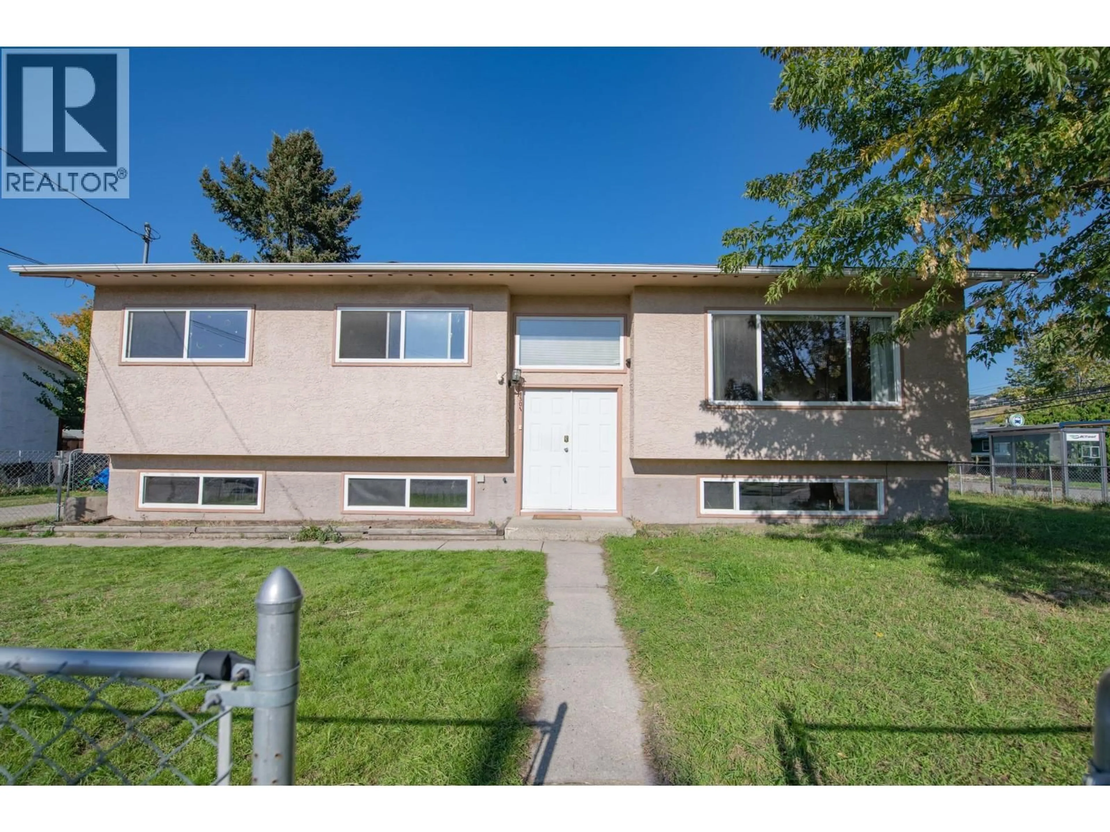 Home with vinyl exterior material, street for 4301 16TH AVENUE, Vernon British Columbia V1t6P3
