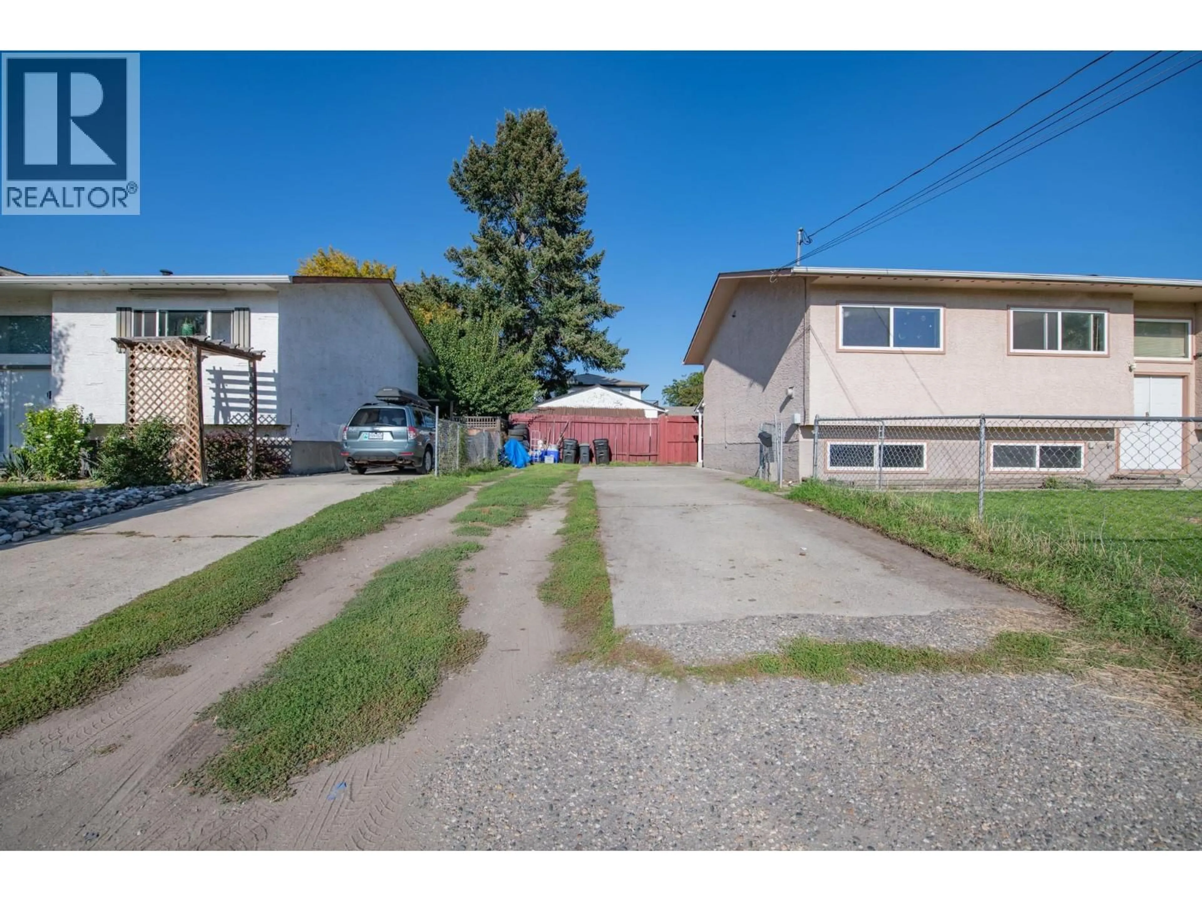 A pic from outside/outdoor area/front of a property/back of a property/a pic from drone, street for 4301 16TH AVENUE, Vernon British Columbia V1t6P3