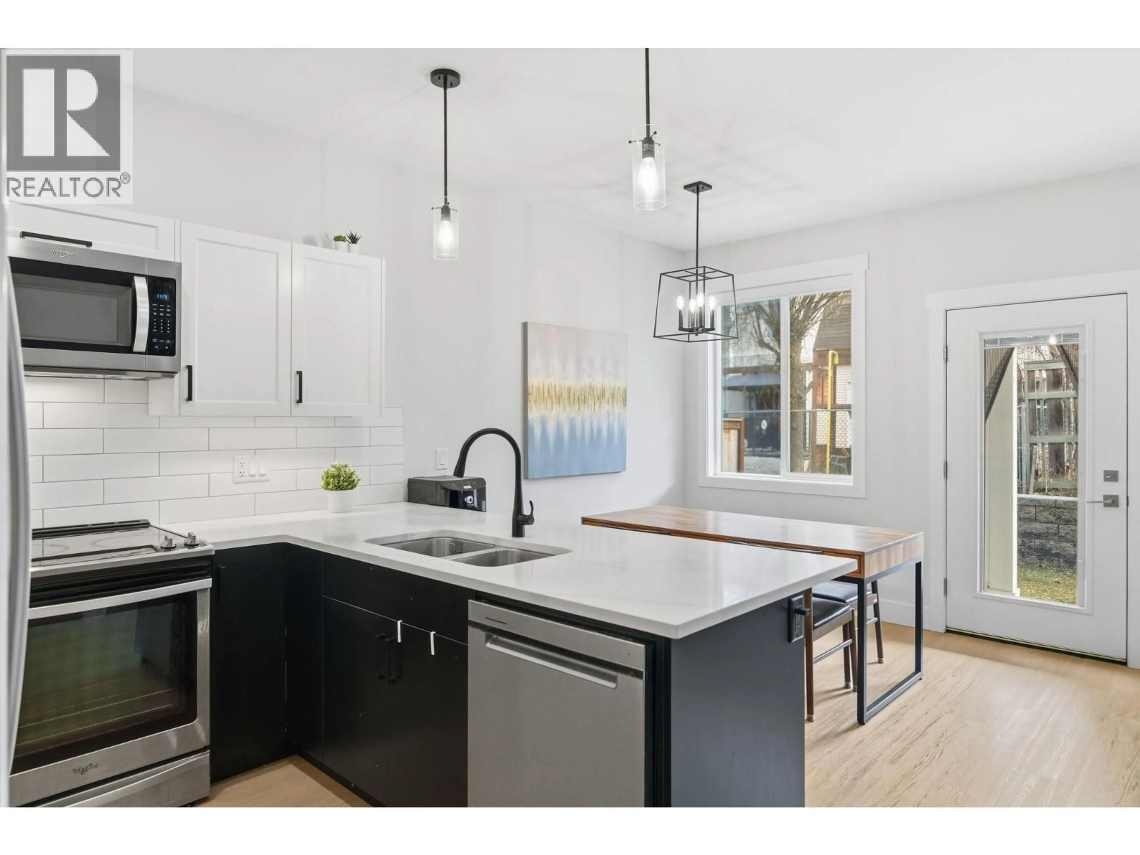Open concept kitchen, unknown for 6 - 1999 15 AVENUE, Vernon British Columbia V1T0C6